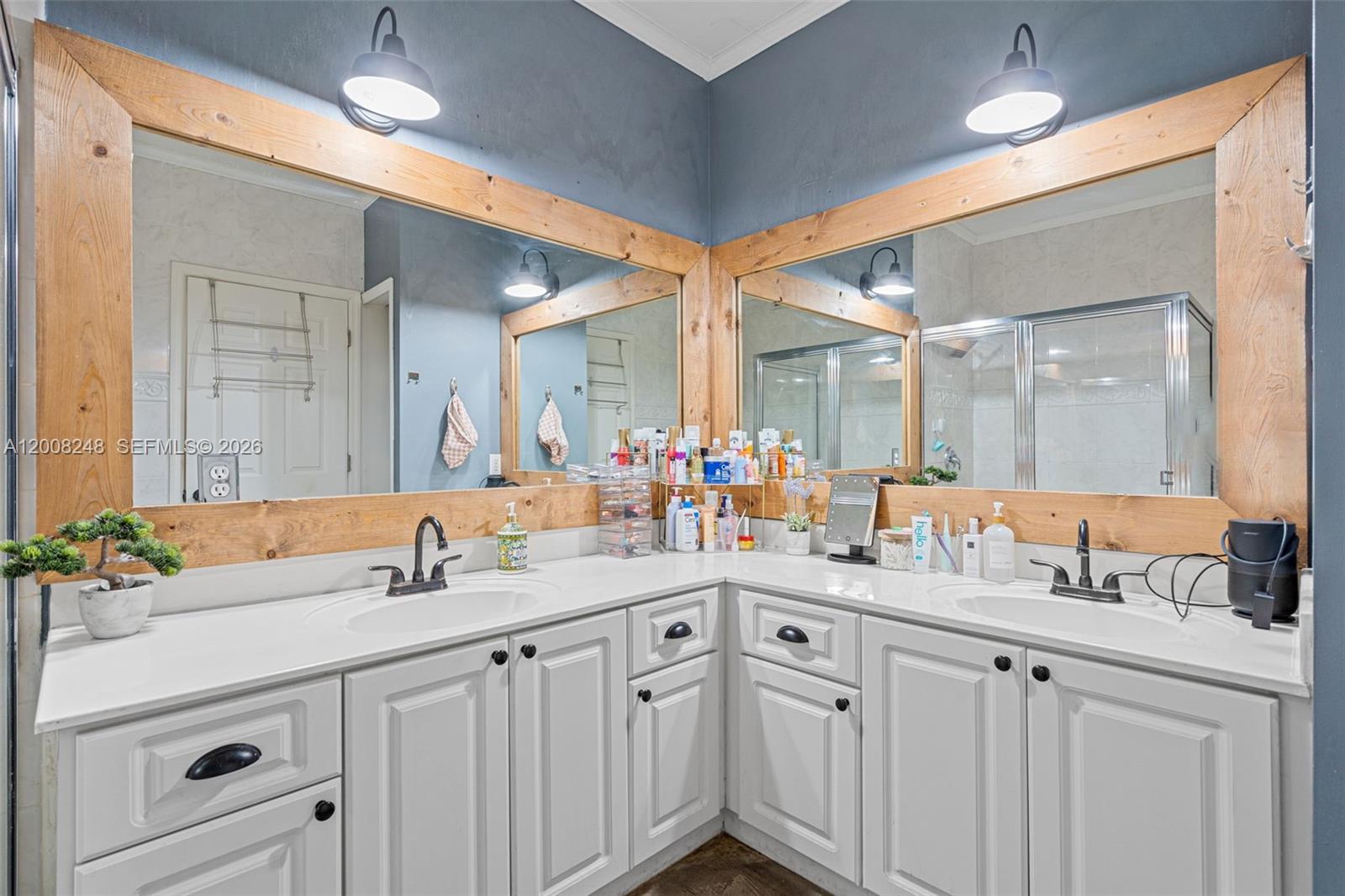 ANCHORAGE AT MIAMI LAKES - Residential