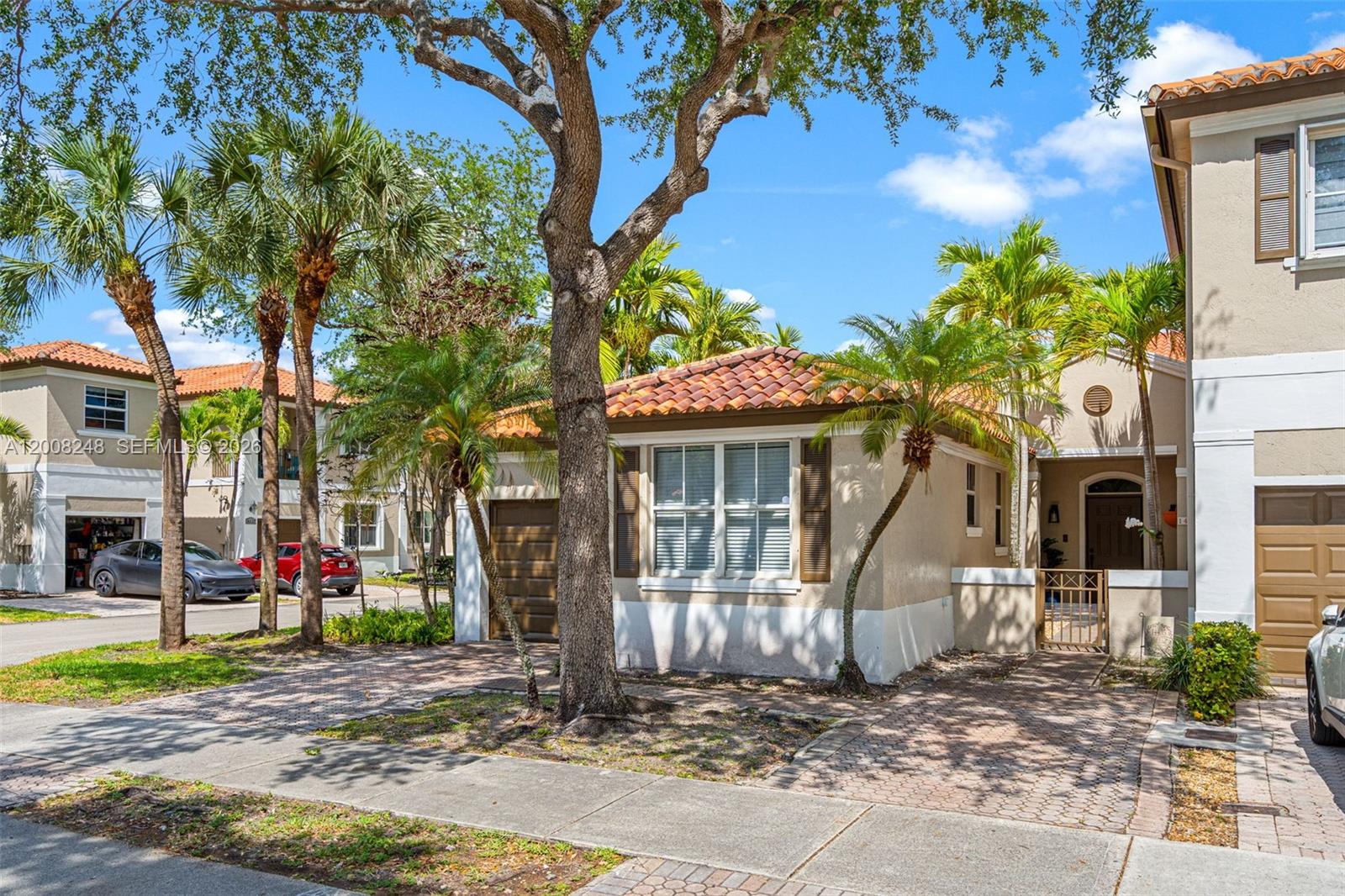 ANCHORAGE AT MIAMI LAKES - Residential