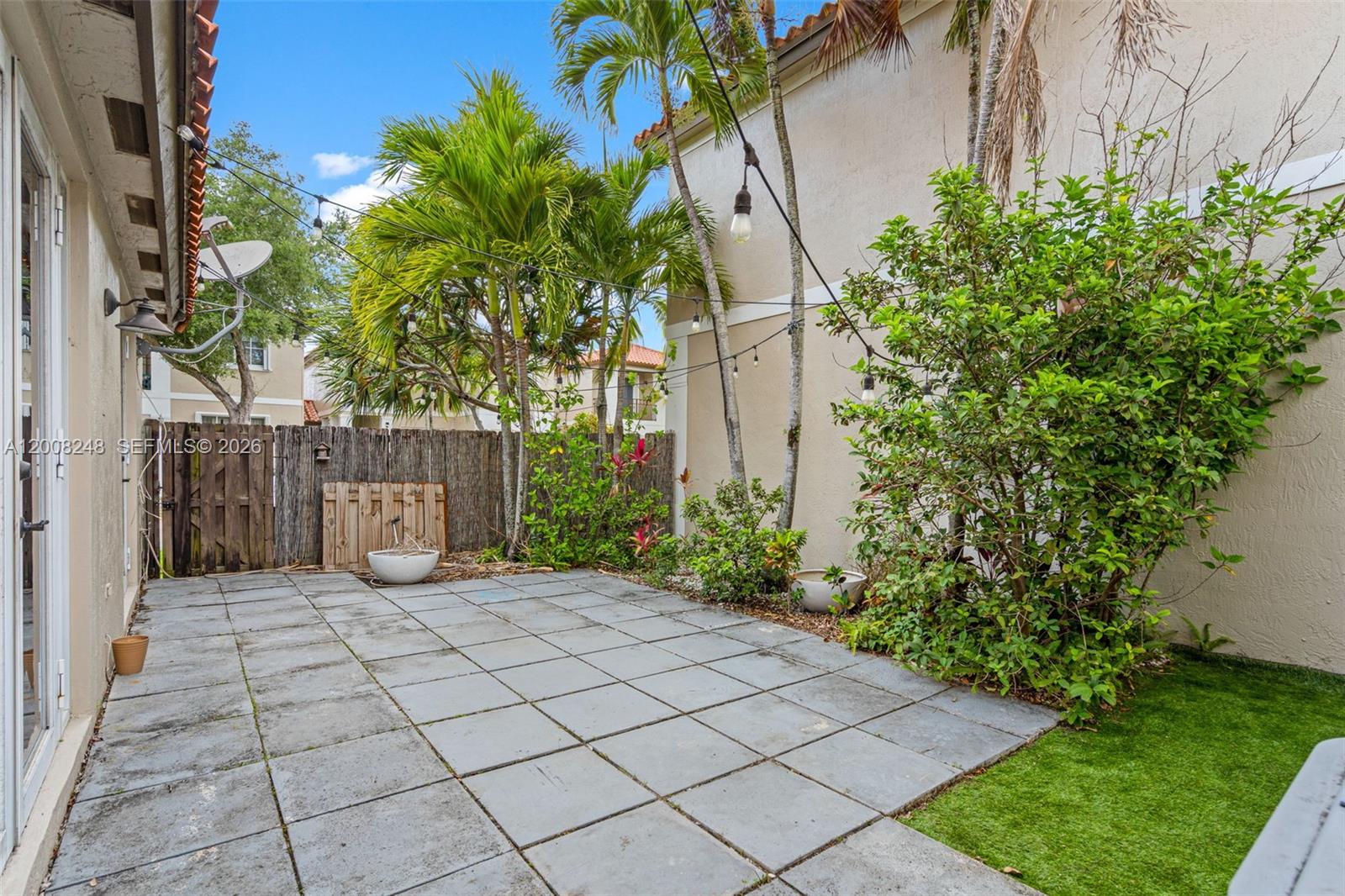 ANCHORAGE AT MIAMI LAKES - Residential