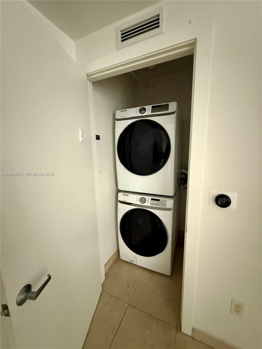 1060 BRICKELL CONDO - Residential Lease