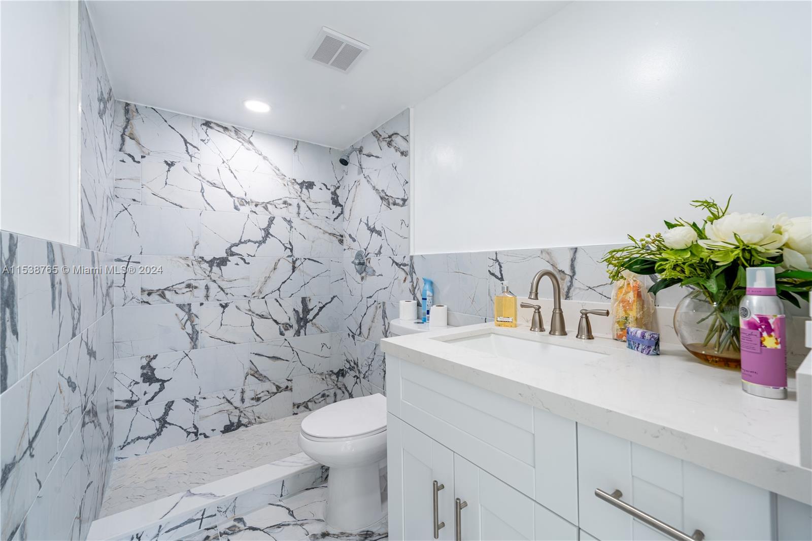 THREE HORIZONS EAST CONDO - Residential