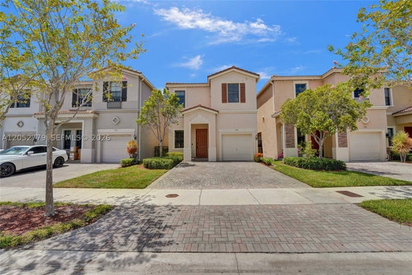 650 NE 191ST TER, MIAMI, FL 33179 - Image 5f3f74a6fab15ece2eebf2399e5d3d94/3605819791