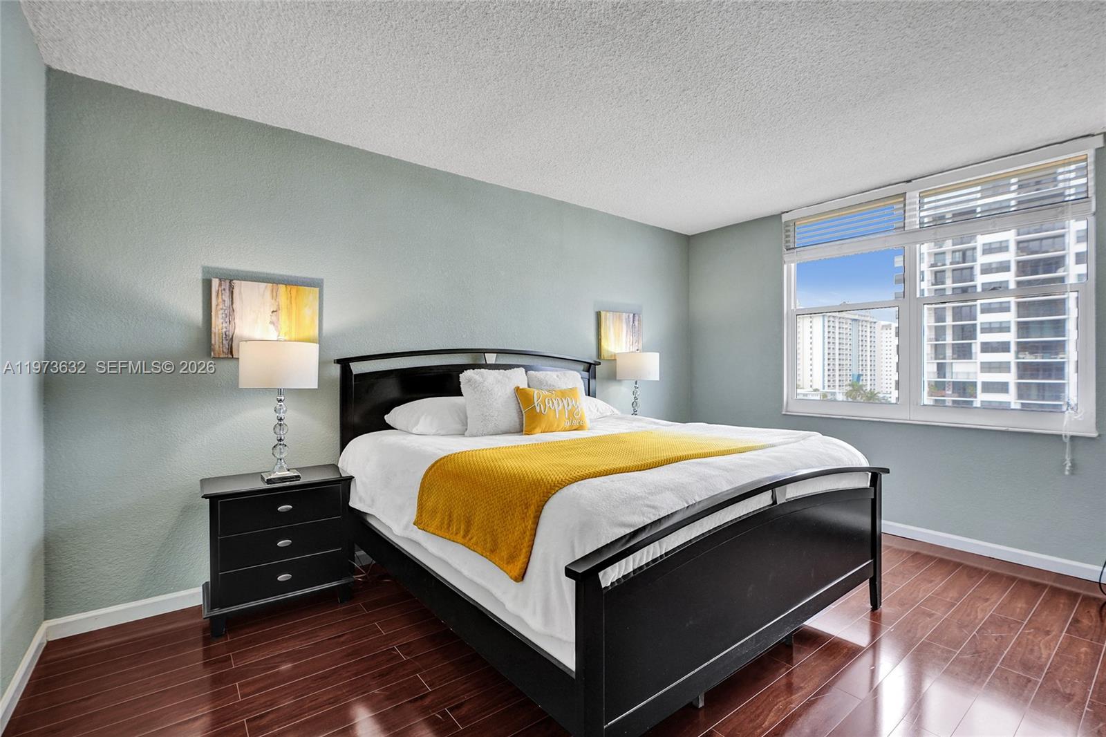 WAVE CONDO - Residential