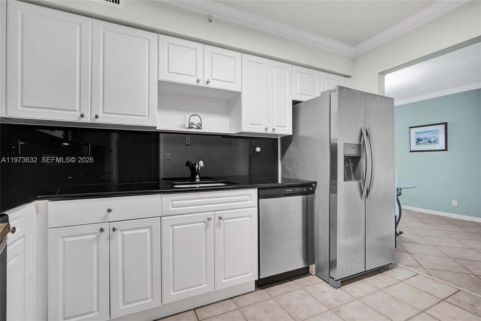 WAVE CONDO - Residential