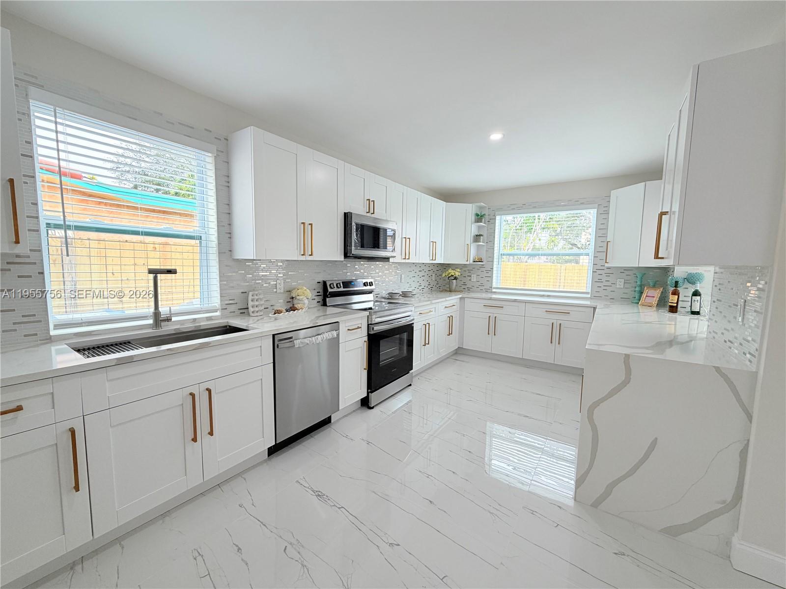 SHERIDAN HILLS SEC ONE - Residential