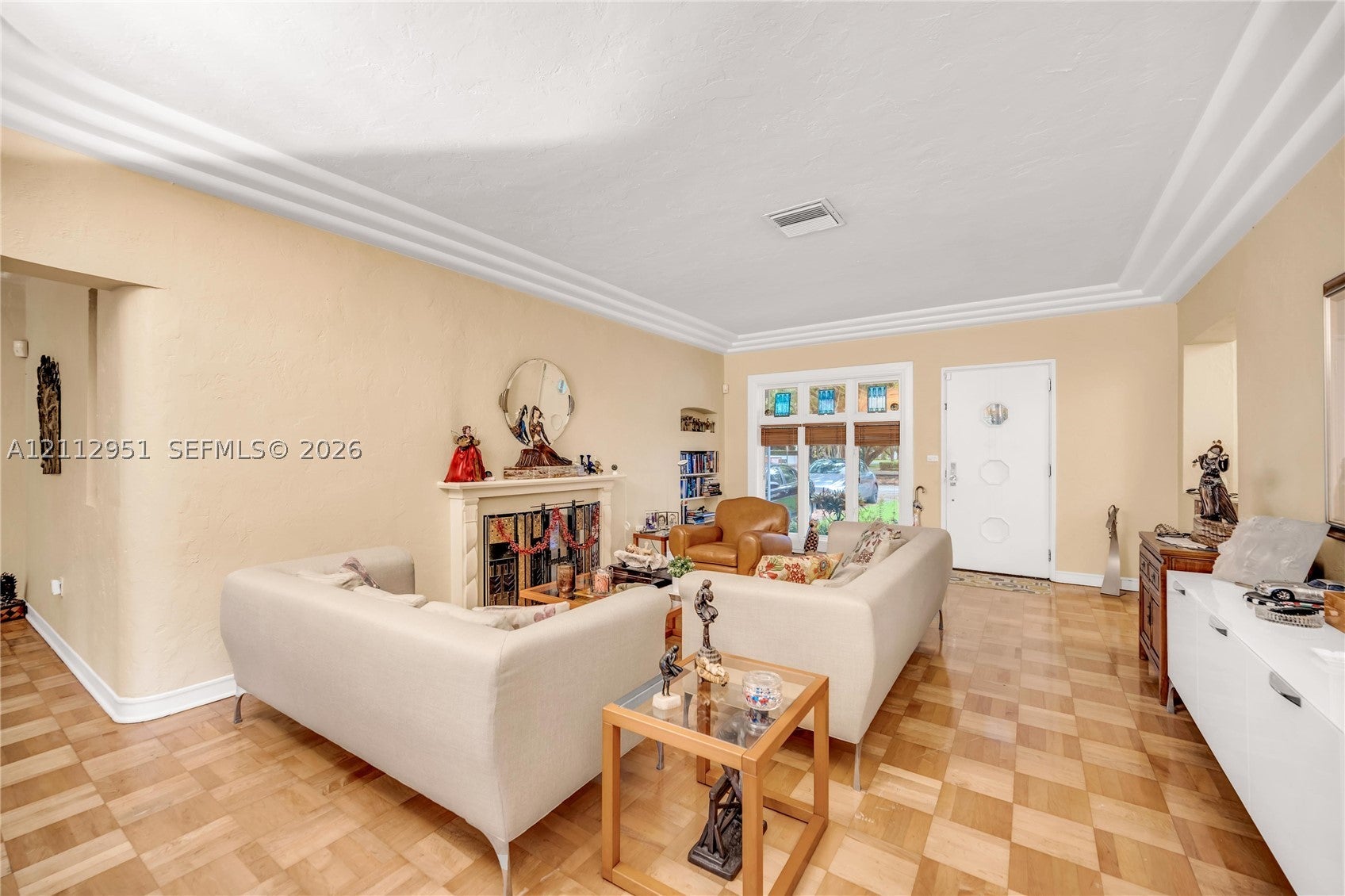 2200 Alhambra Cir