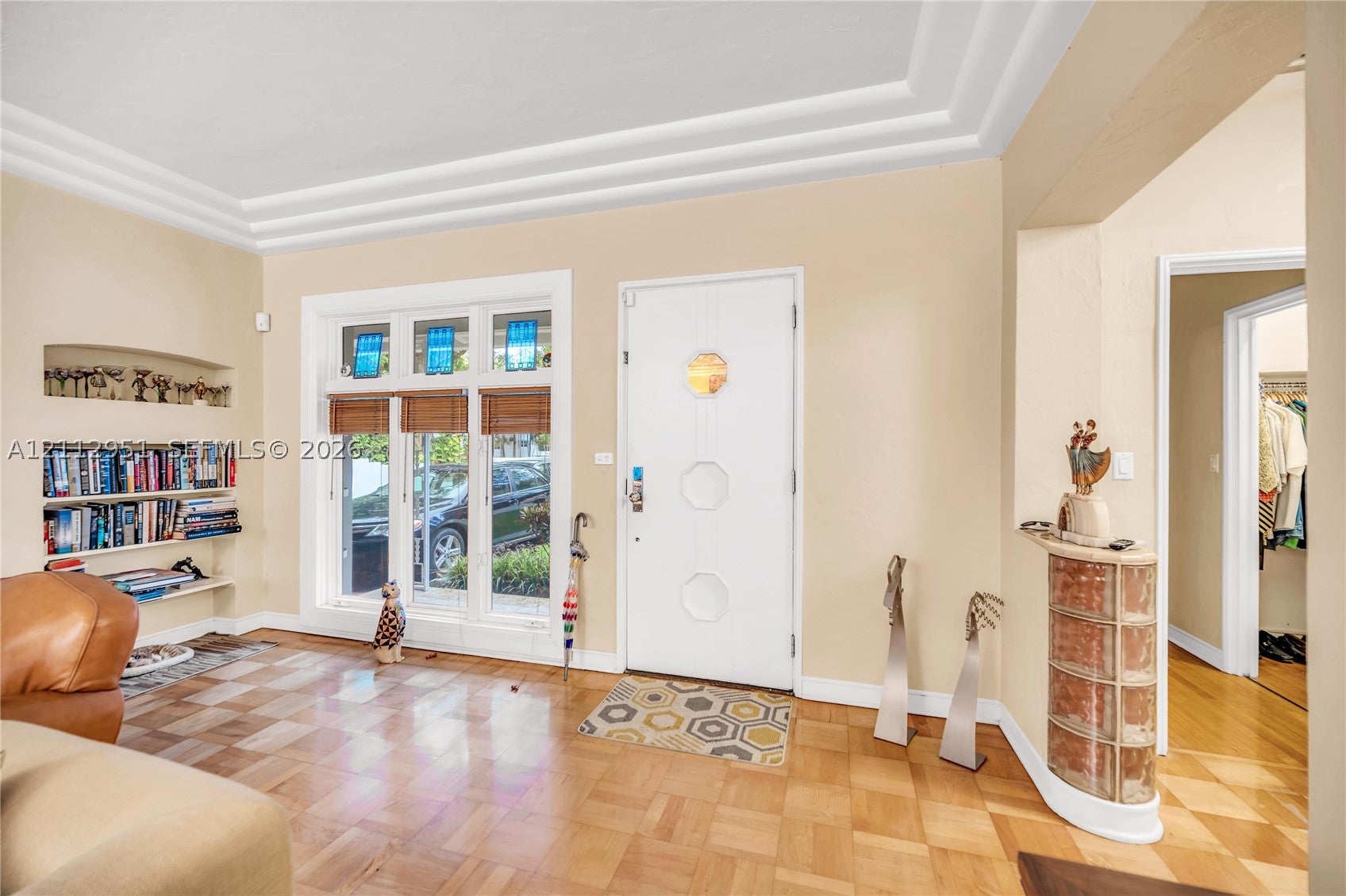 2200 Alhambra Cir