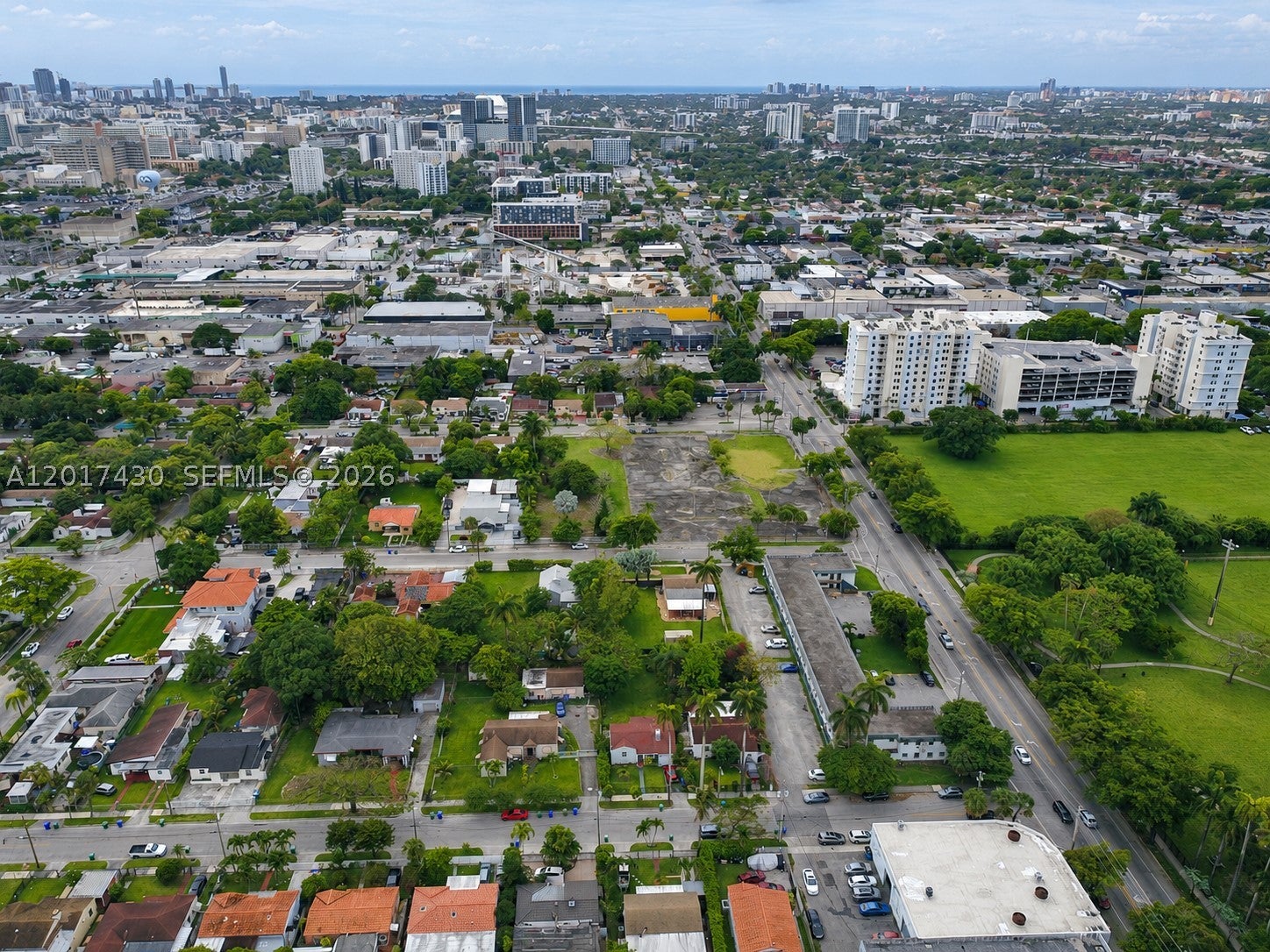 26 St 1555 NW 26 St