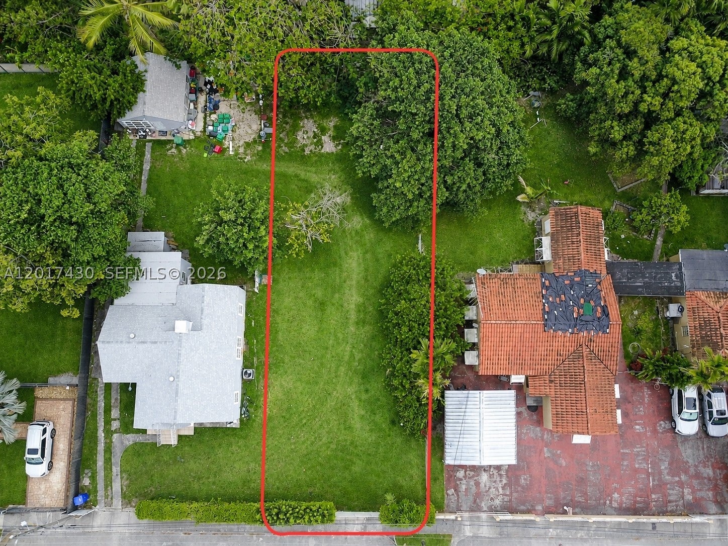 26 St 1555 NW 26 St