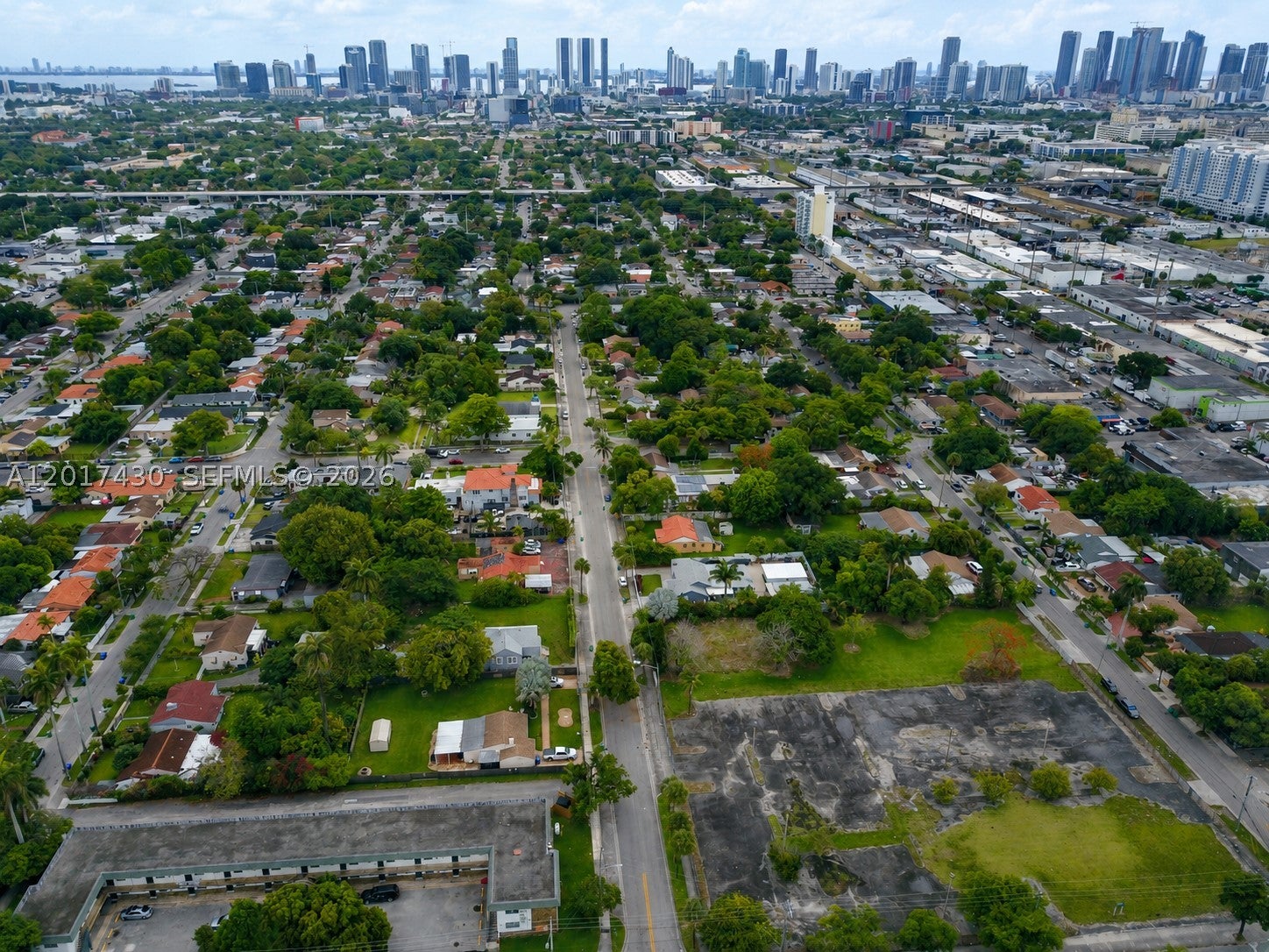 26 St 1555 NW 26 St