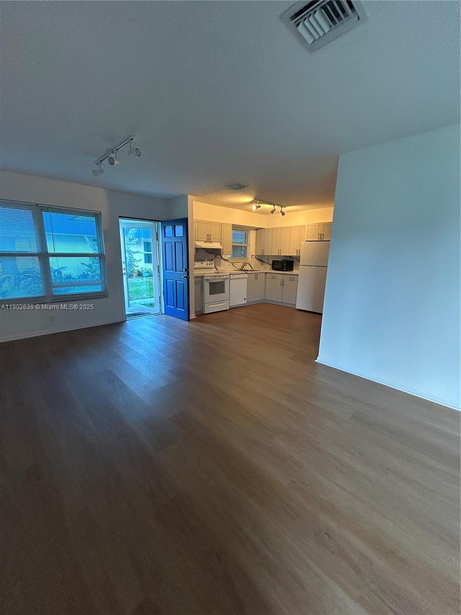 ROYAL PALM VISTA 2 ADD - Residential Lease