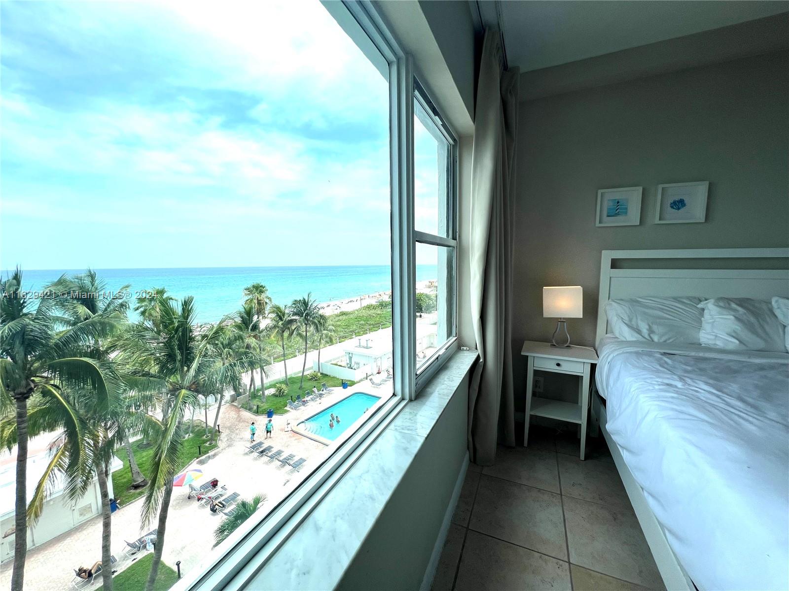 THE CASABLANCA CONDO - Residential
