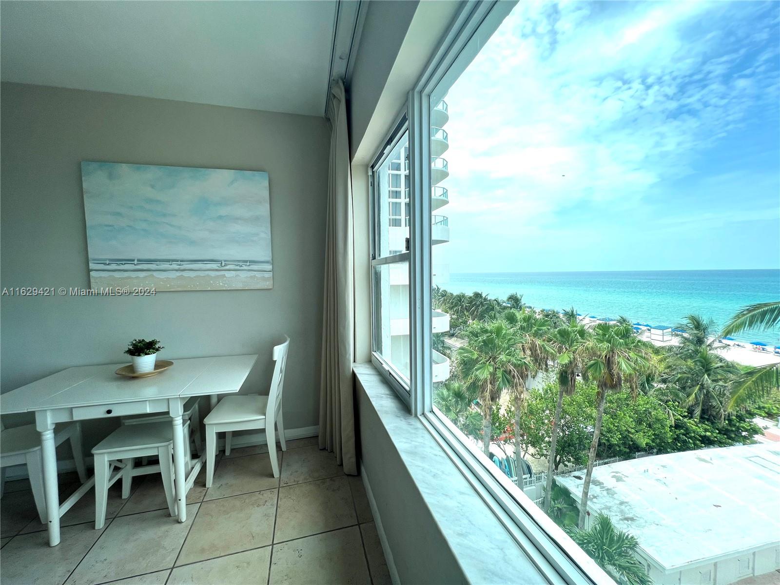 THE CASABLANCA CONDO - Residential