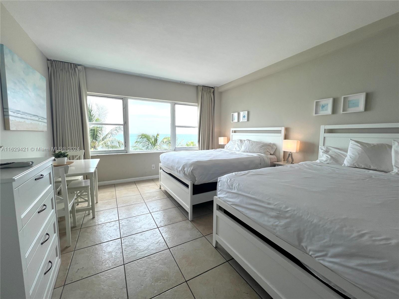 THE CASABLANCA CONDO - Residential