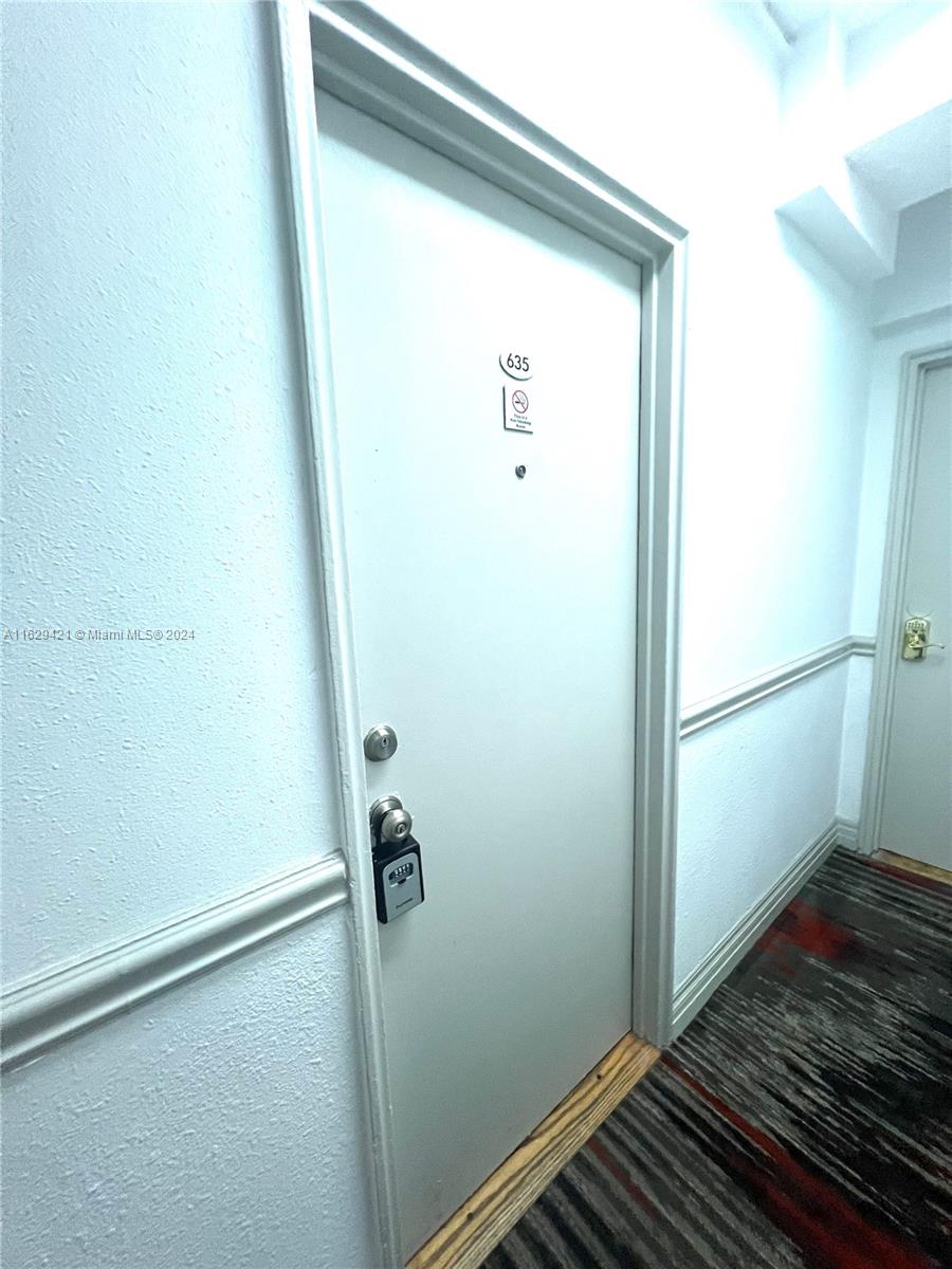 THE CASABLANCA CONDO - Residential