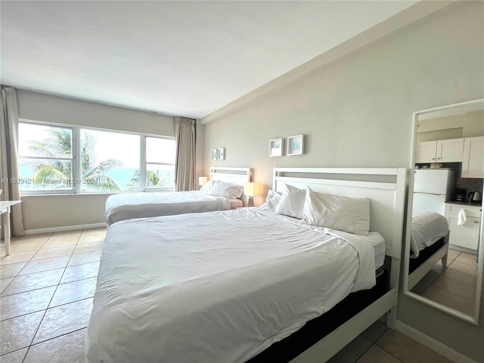 THE CASABLANCA CONDO - Residential