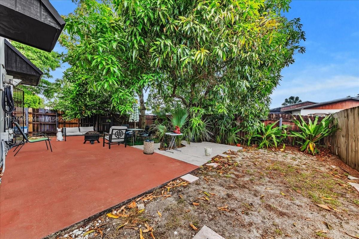 LAKES OF ACADIA UNIT 4 TH - Residential