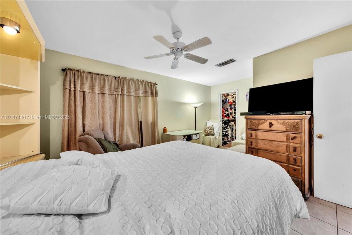 LAKES OF ACADIA UNIT 4 TH - Residential