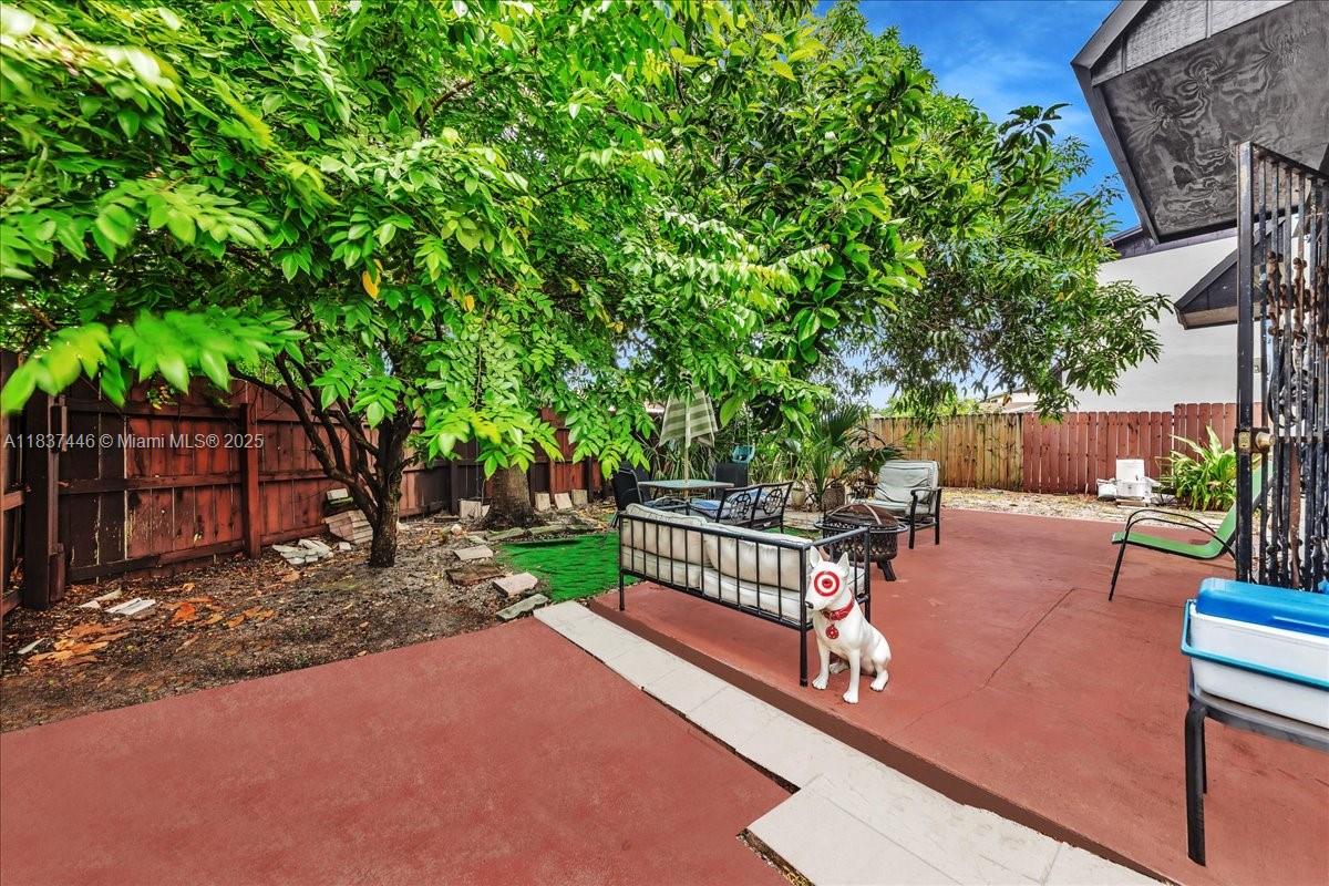 LAKES OF ACADIA UNIT 4 TH - Residential