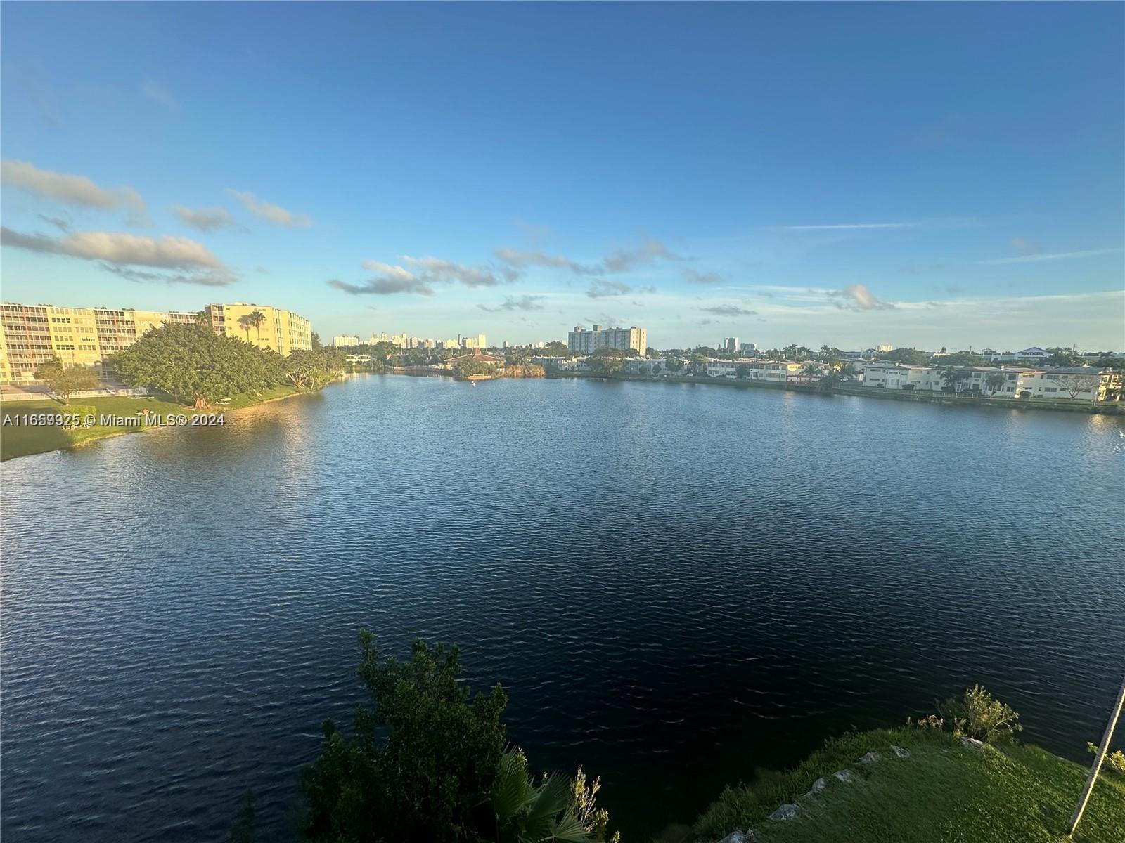 1670 Ne 191st St 315-3, Miami, Broward County, Florida - 2 Bedrooms  
2 Bathrooms - 