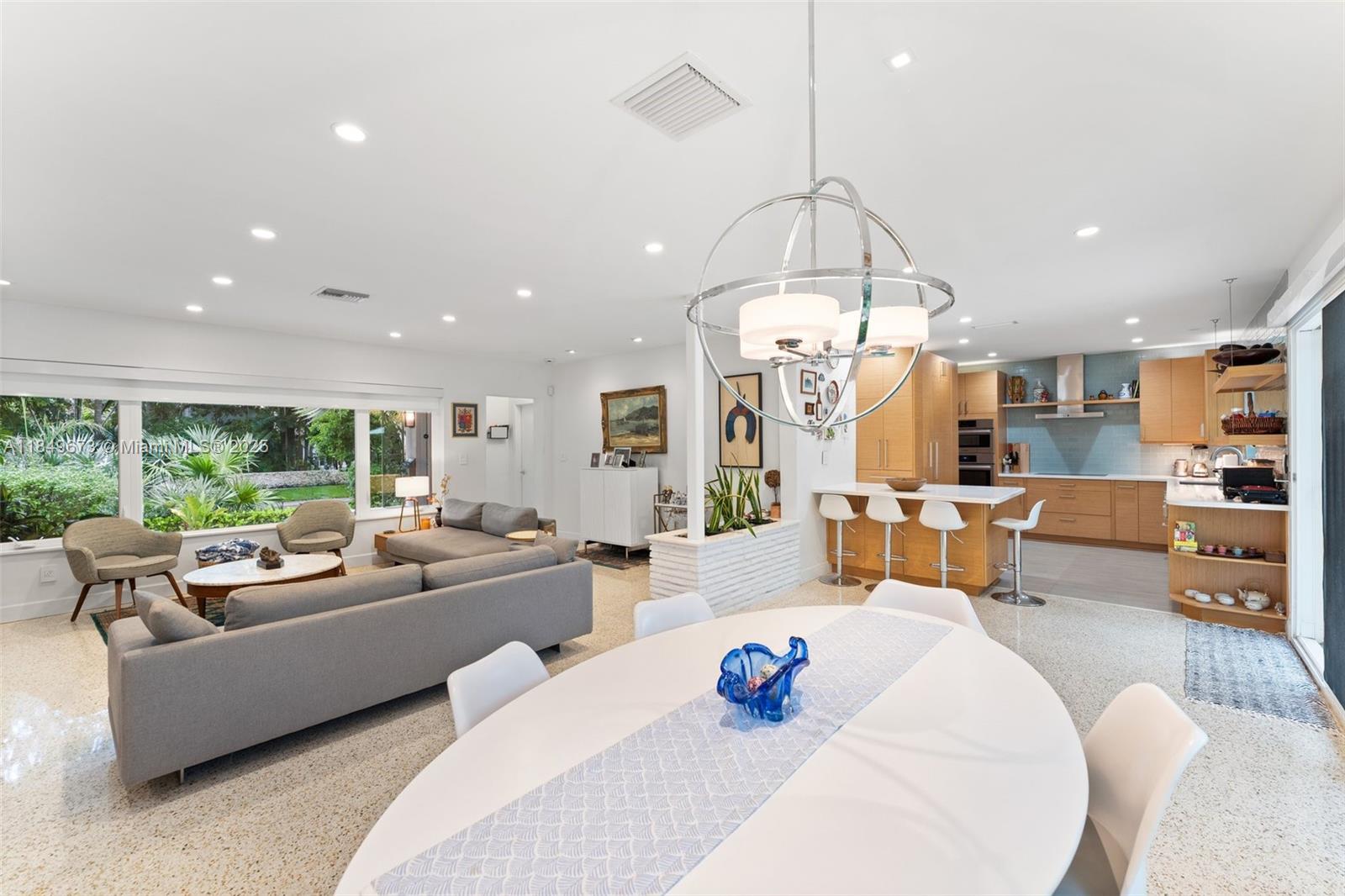 415 Garlenda Ave, Coral Gables, FL, 33146/$1,999,000 4 415 Garlenda Ave