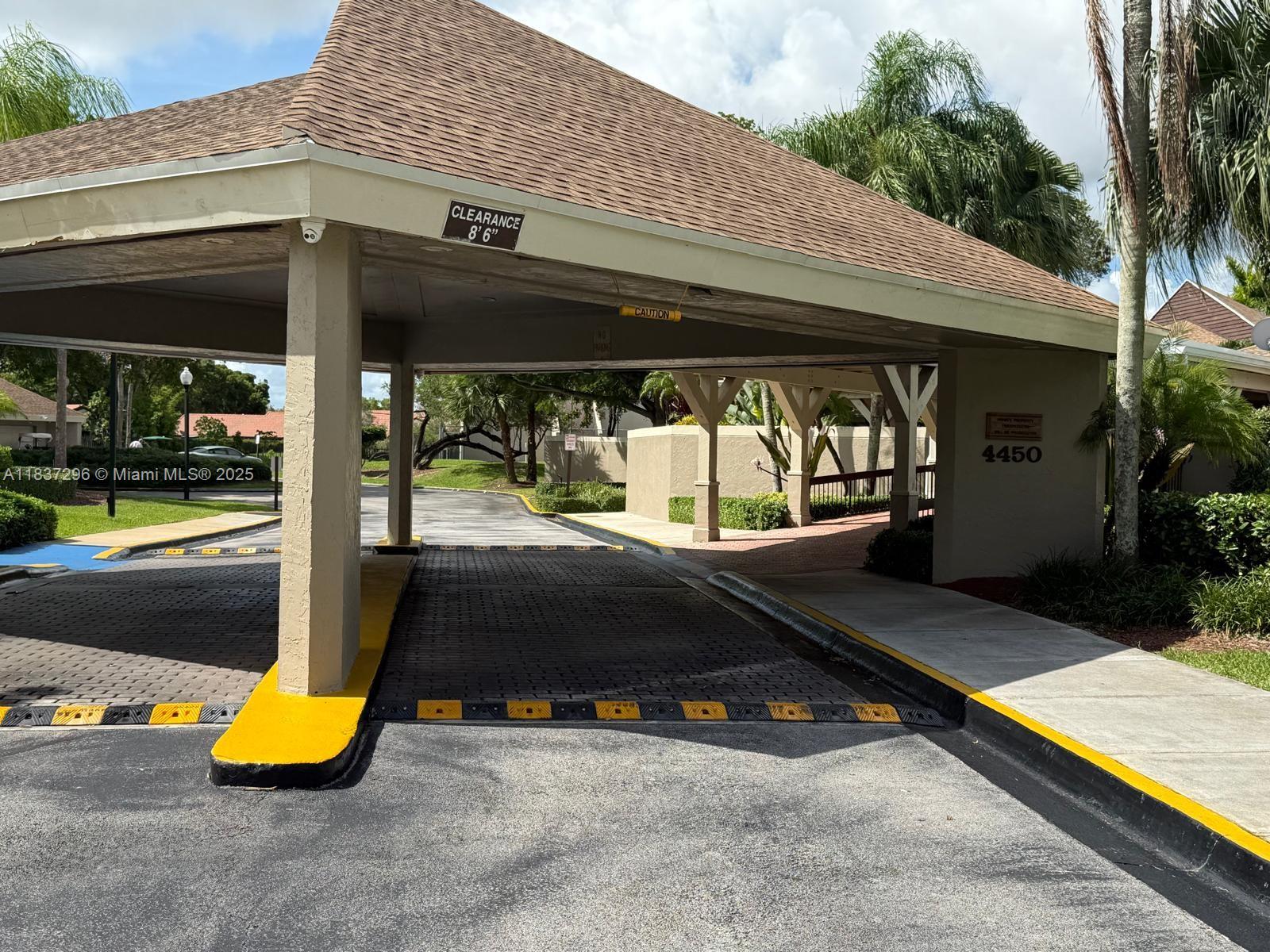 LAKES OF THE MEADOW-MEADO - Residential