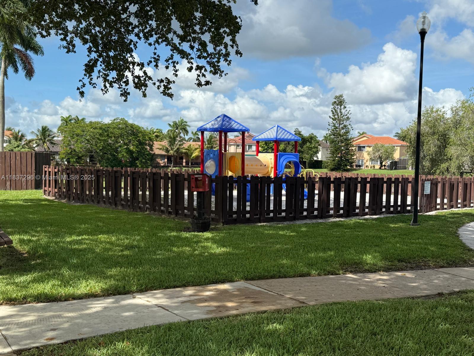 LAKES OF THE MEADOW-MEADO - Residential