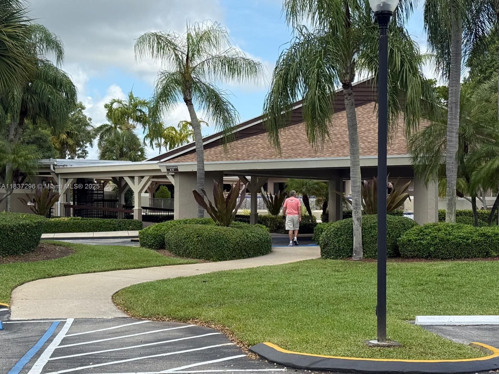 LAKES OF THE MEADOW-MEADO - Residential