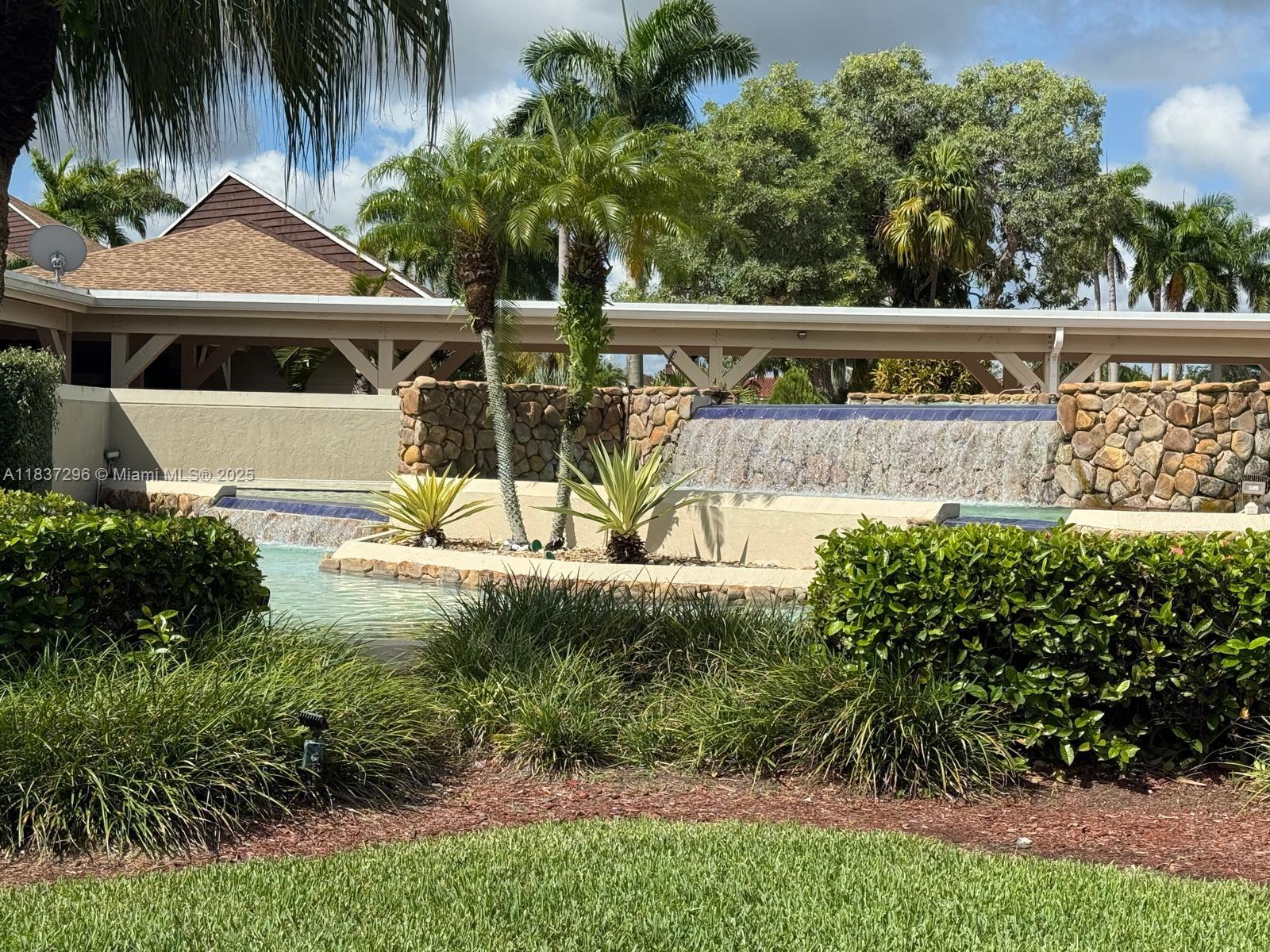 LAKES OF THE MEADOW-MEADO - Residential