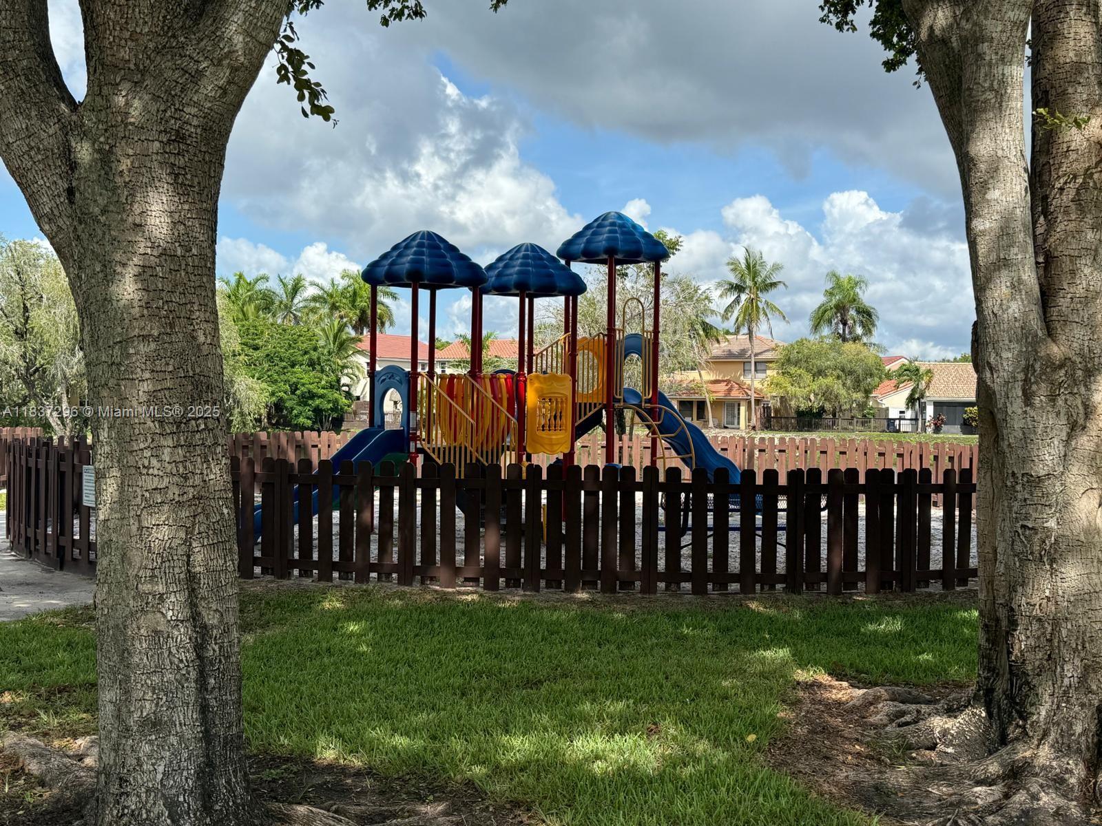 LAKES OF THE MEADOW-MEADO - Residential