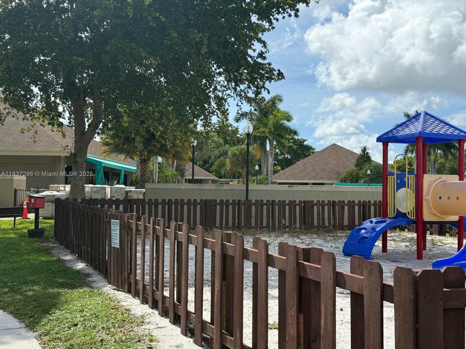 LAKES OF THE MEADOW-MEADO - Residential