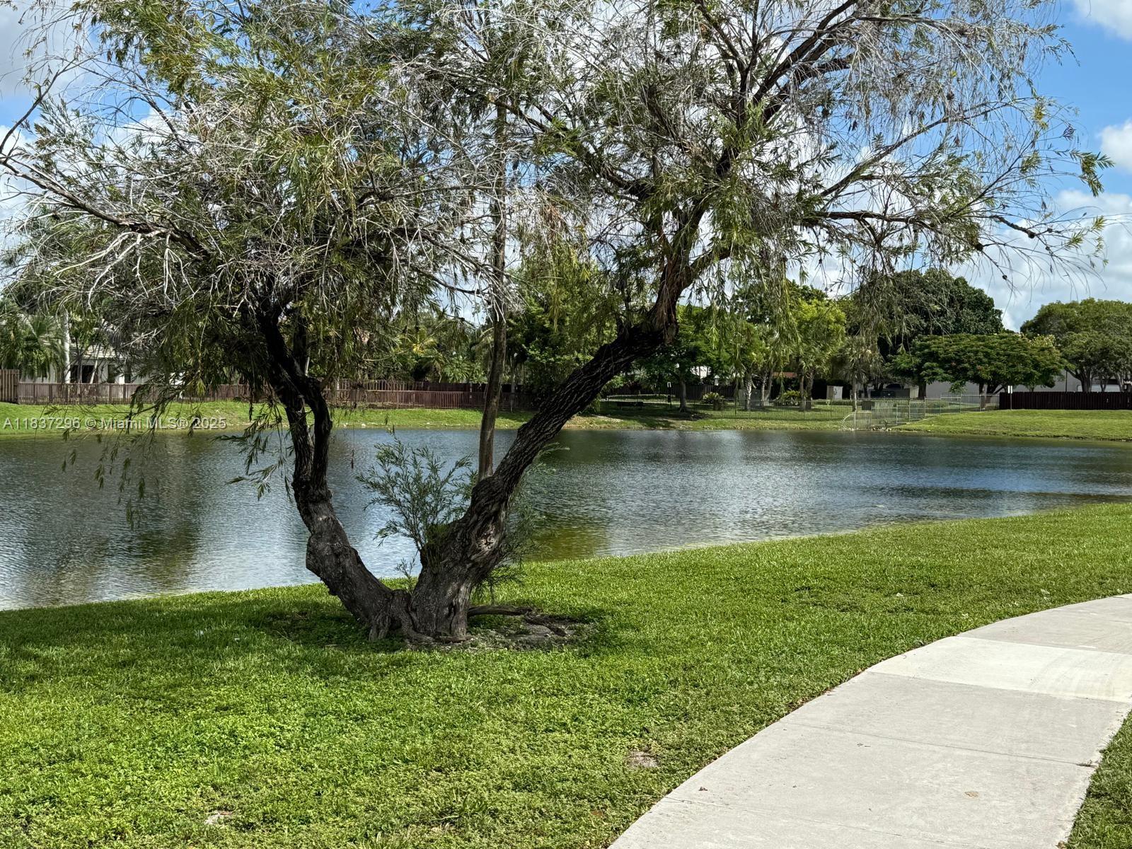 LAKES OF THE MEADOW-MEADO - Residential
