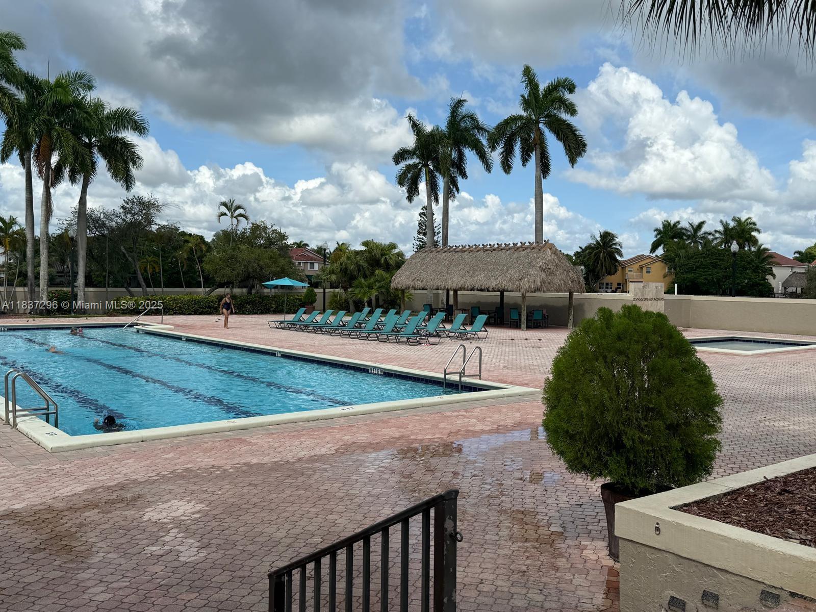 LAKES OF THE MEADOW-MEADO - Residential