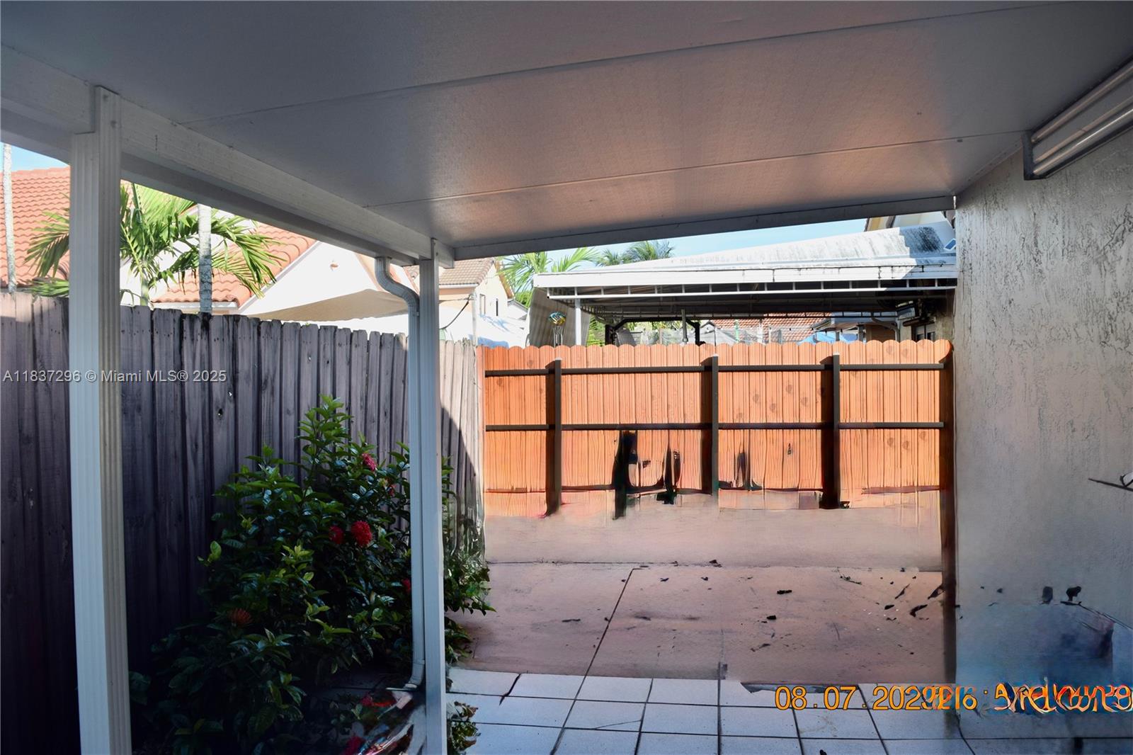 LAKES OF THE MEADOW-MEADO - Residential