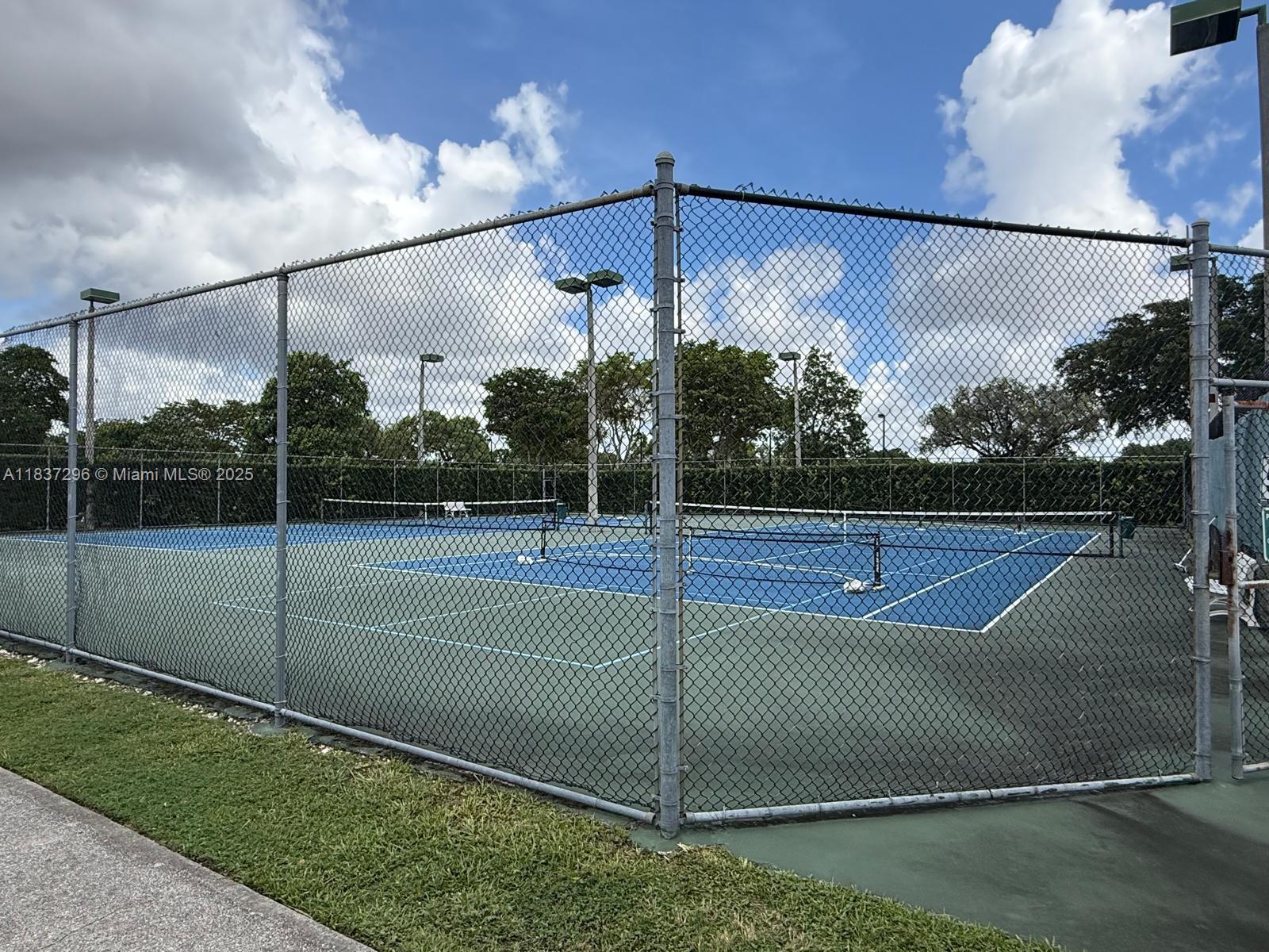LAKES OF THE MEADOW-MEADO - Residential