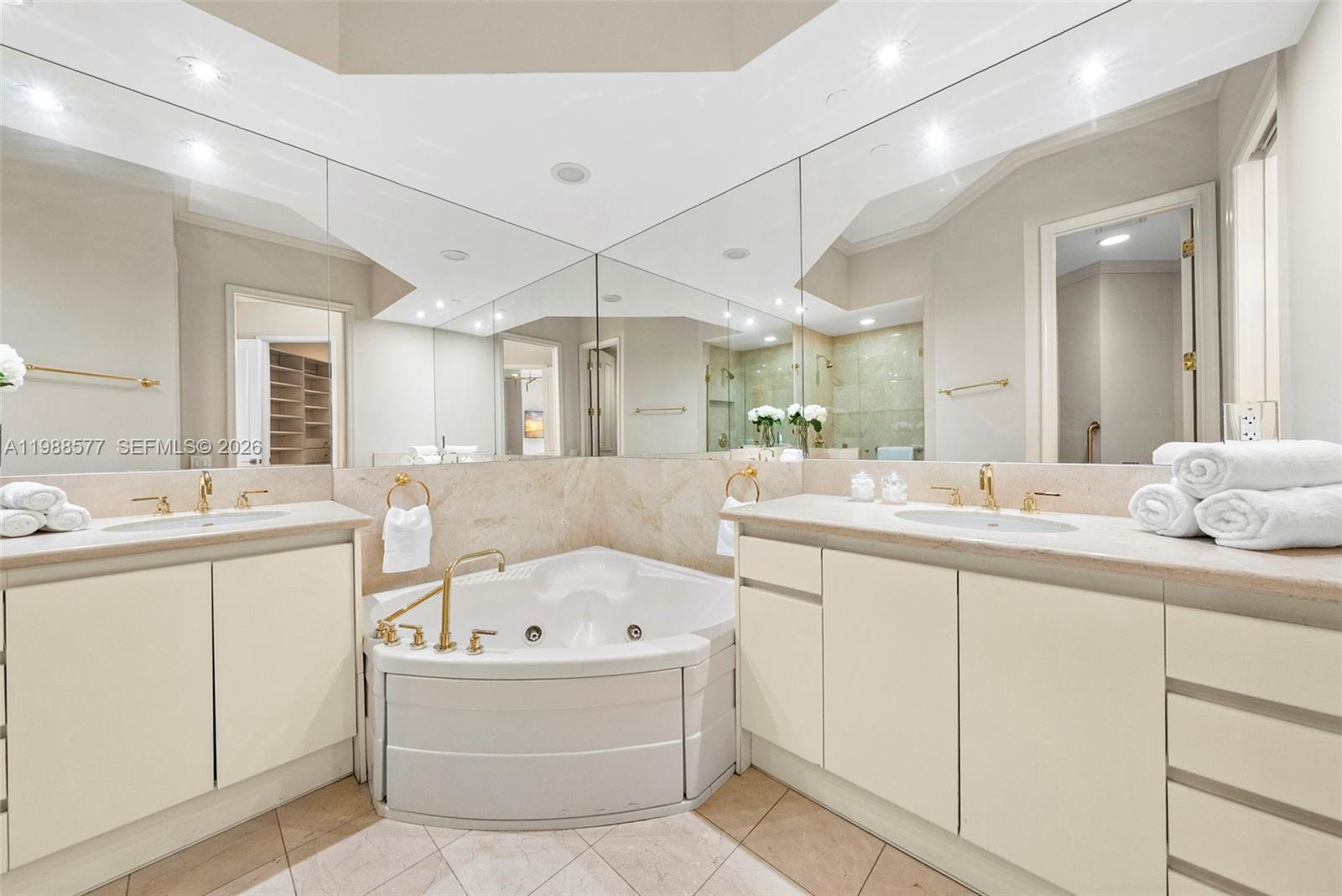 THE GABLES CONDO - Residential