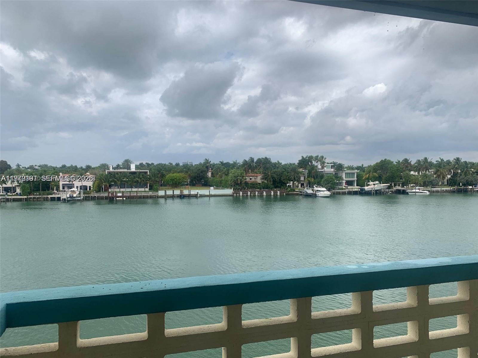 6484 Indian Creek Dr 315