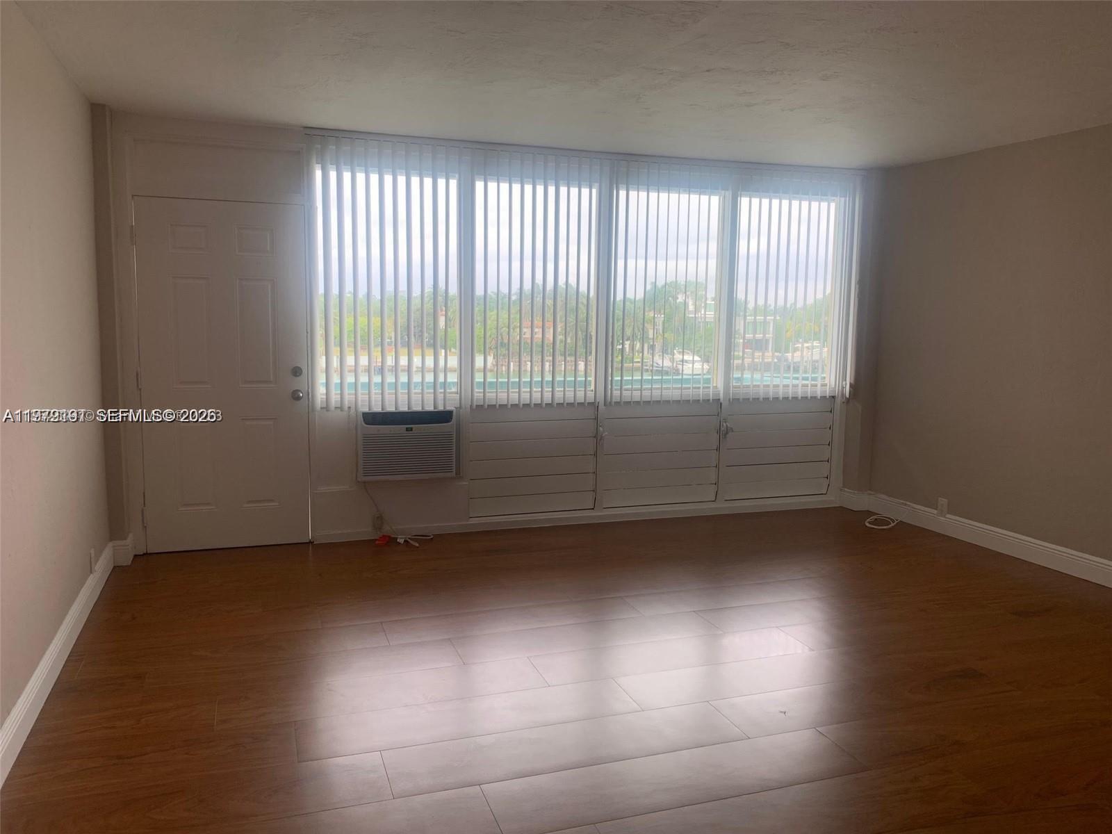 6484 Indian Creek Dr 315