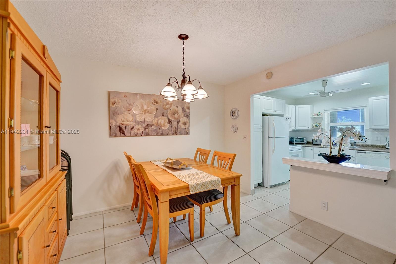 BEVERLY HILLS CONDO NUMBE - Residential Lease