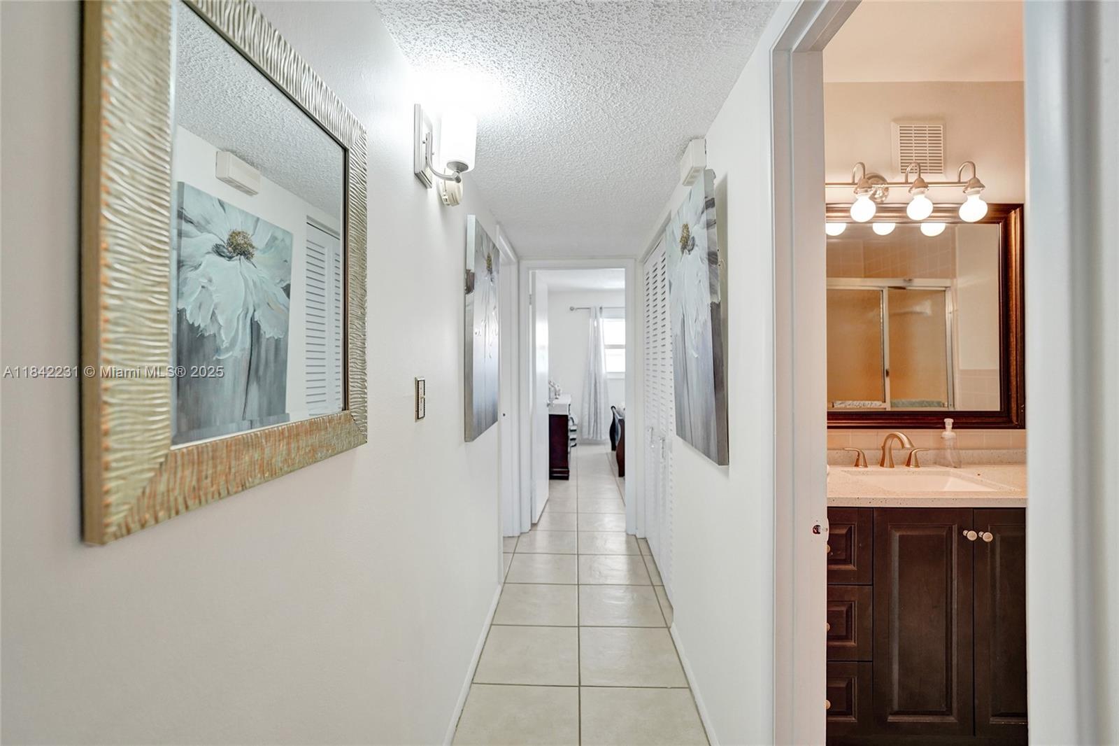 BEVERLY HILLS CONDO NUMBE - Residential Lease