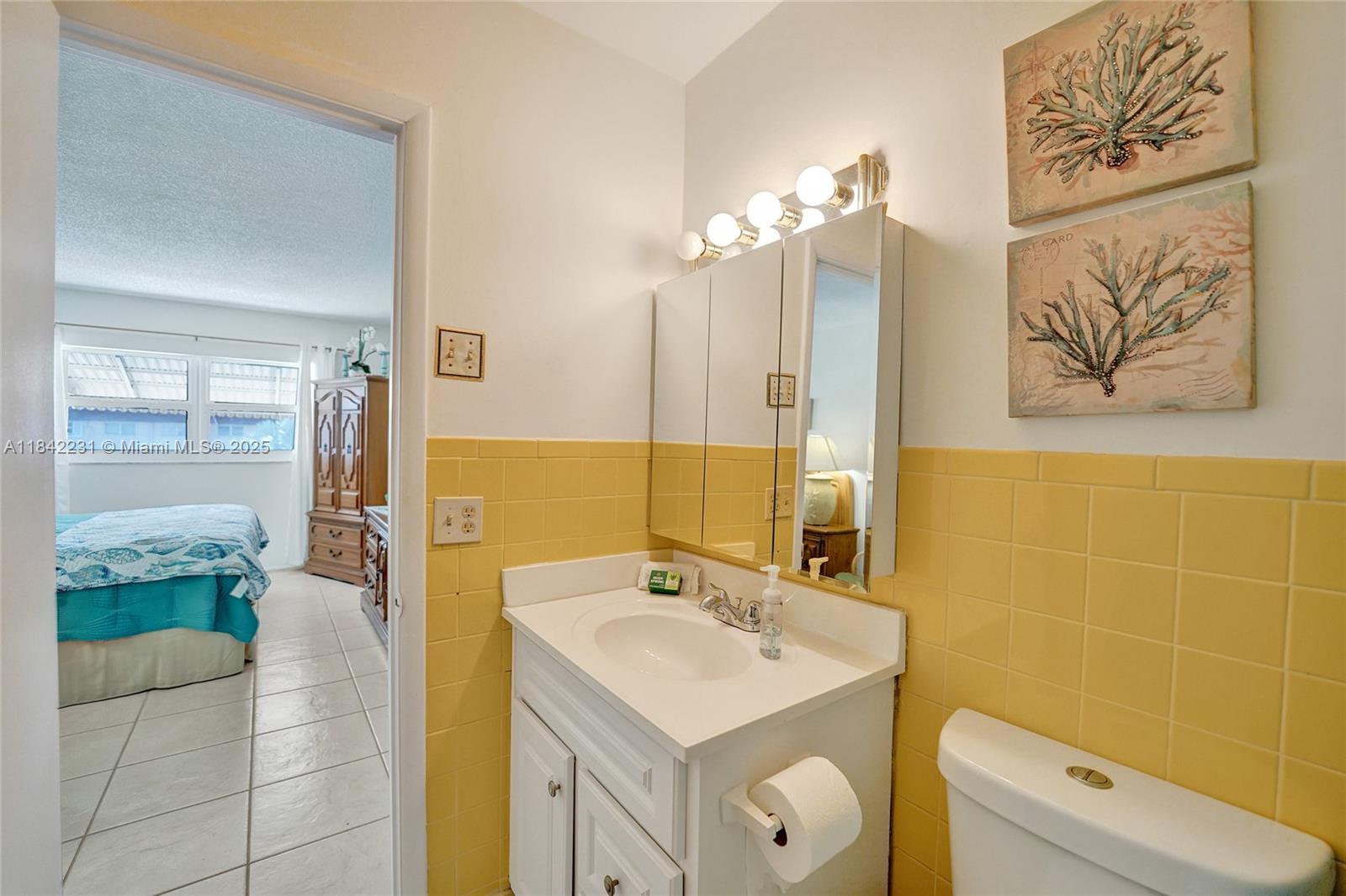 BEVERLY HILLS CONDO NUMBE - Residential Lease