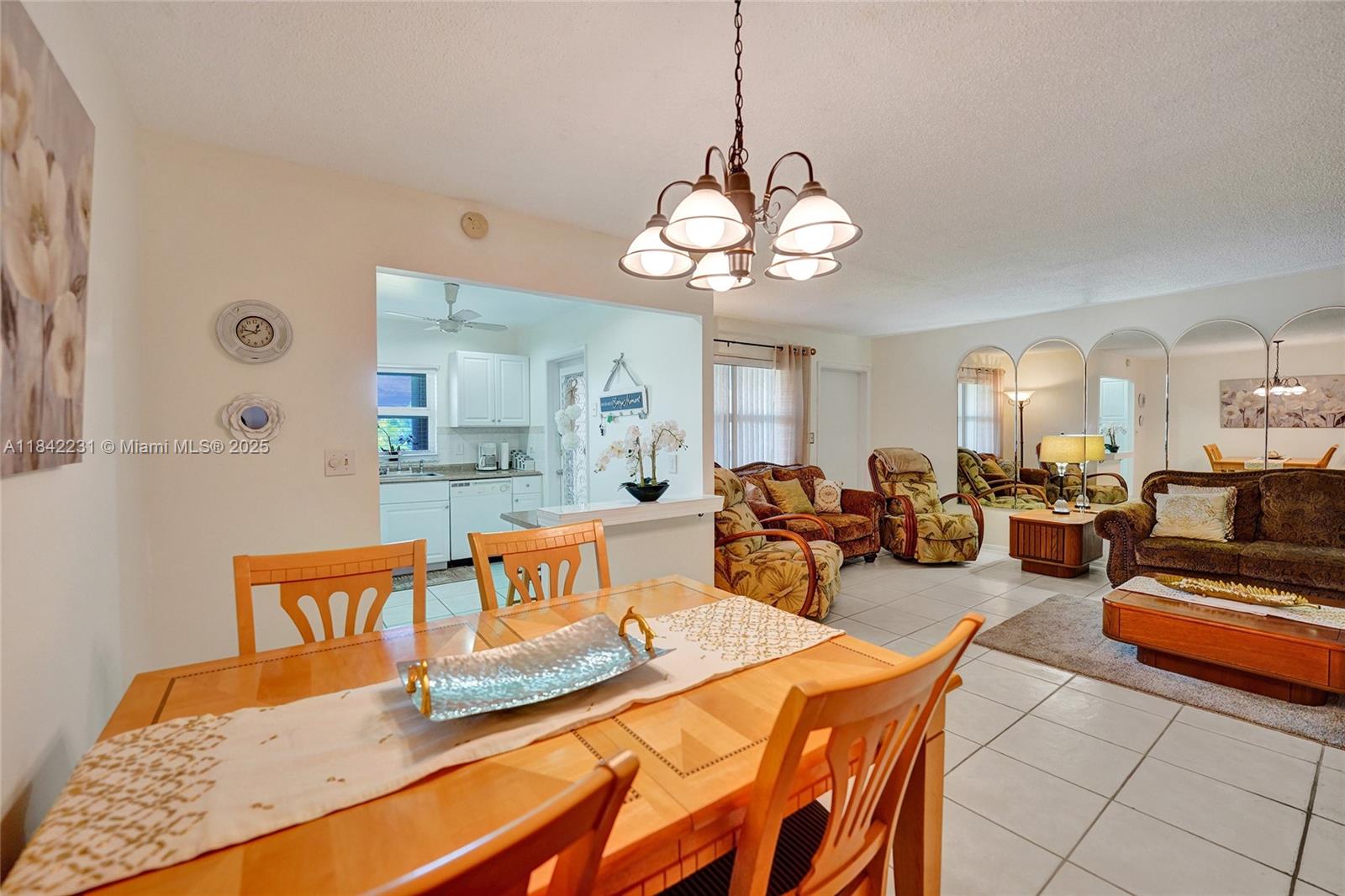 BEVERLY HILLS CONDO NUMBE - Residential Lease