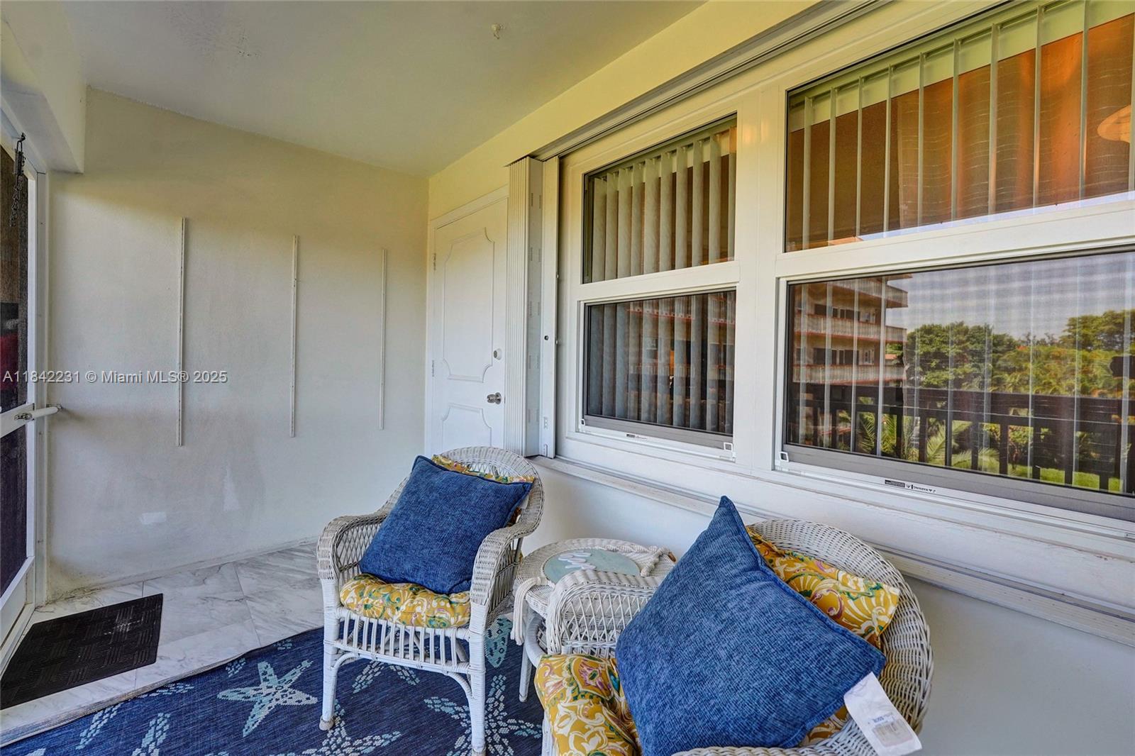 BEVERLY HILLS CONDO NUMBE - Residential Lease