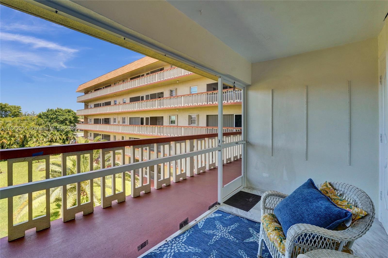 BEVERLY HILLS CONDO NUMBE - Residential Lease