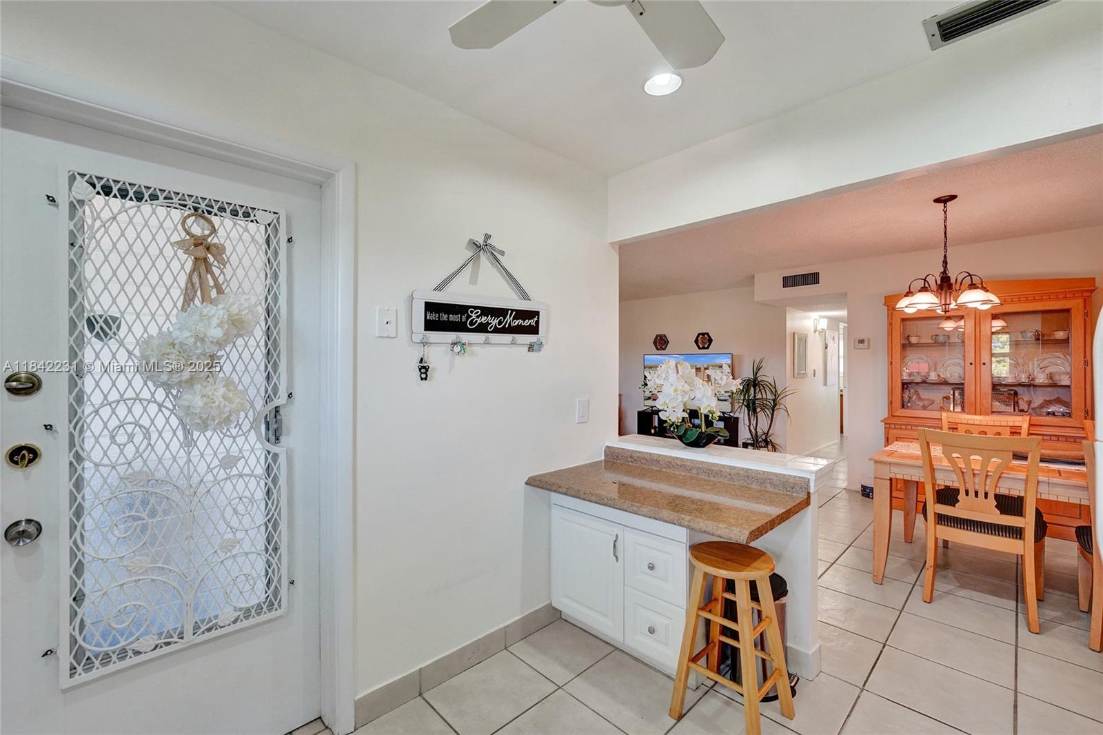 BEVERLY HILLS CONDO NUMBE - Residential Lease