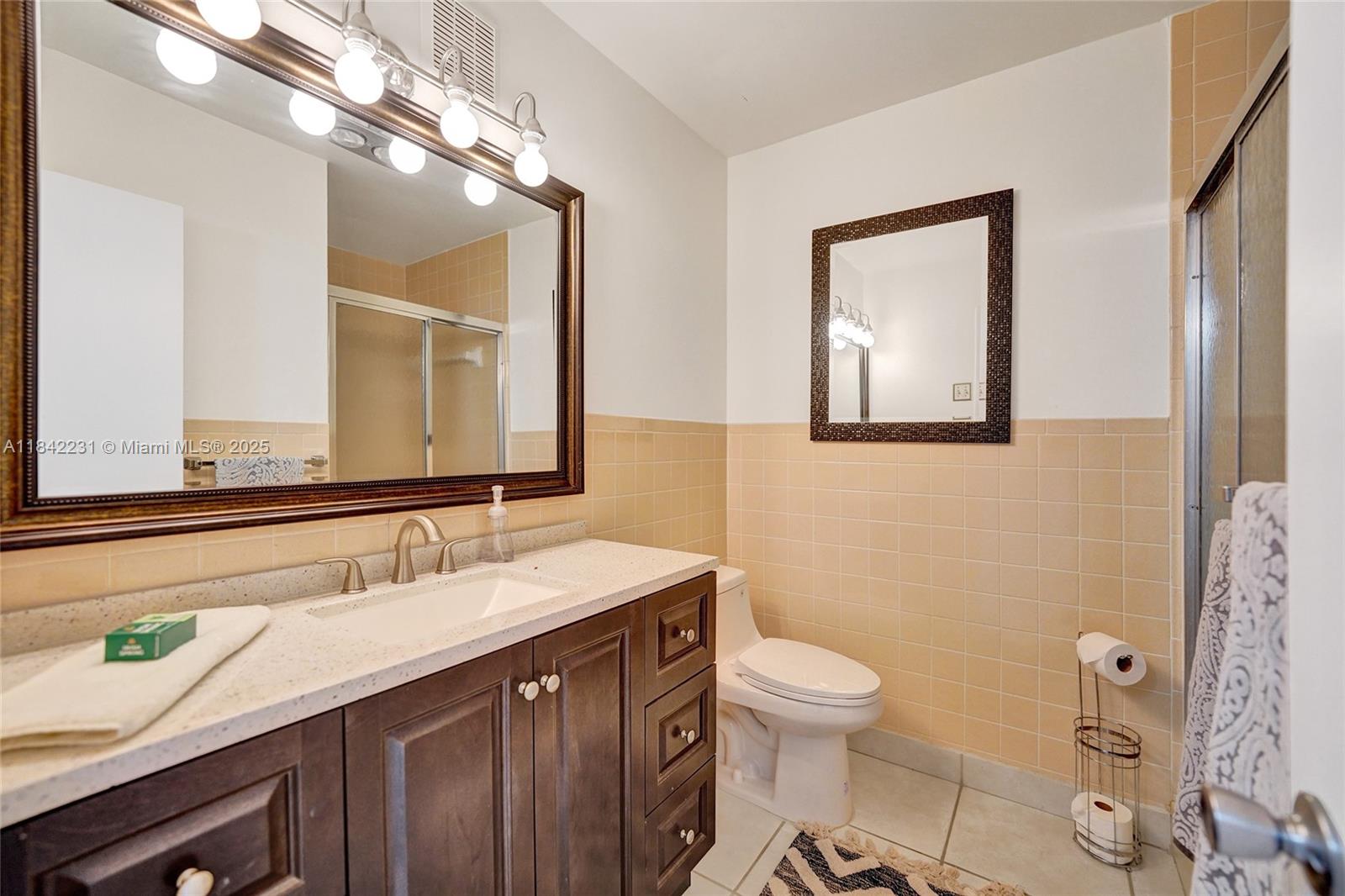 BEVERLY HILLS CONDO NUMBE - Residential Lease