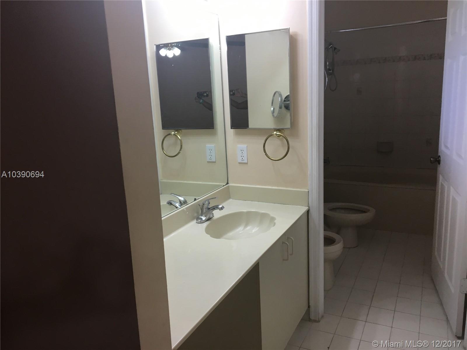 TURTLE RUN AT LAKES OF PA - Residential