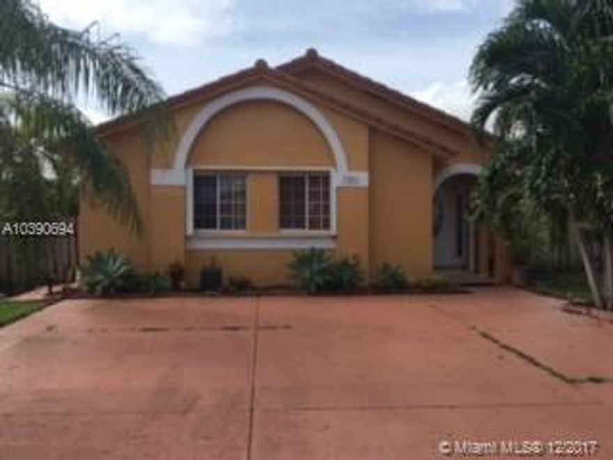 Nicely Maintained 3 Bedroom 2 Bath House, W FAMILY ROOM Walk in closet in Master , Tiled throughout with Laminated flooring in Bedroom, Large Lanai with plenty of storage space , corner lot provides ample space for parking as well as kids play areas.