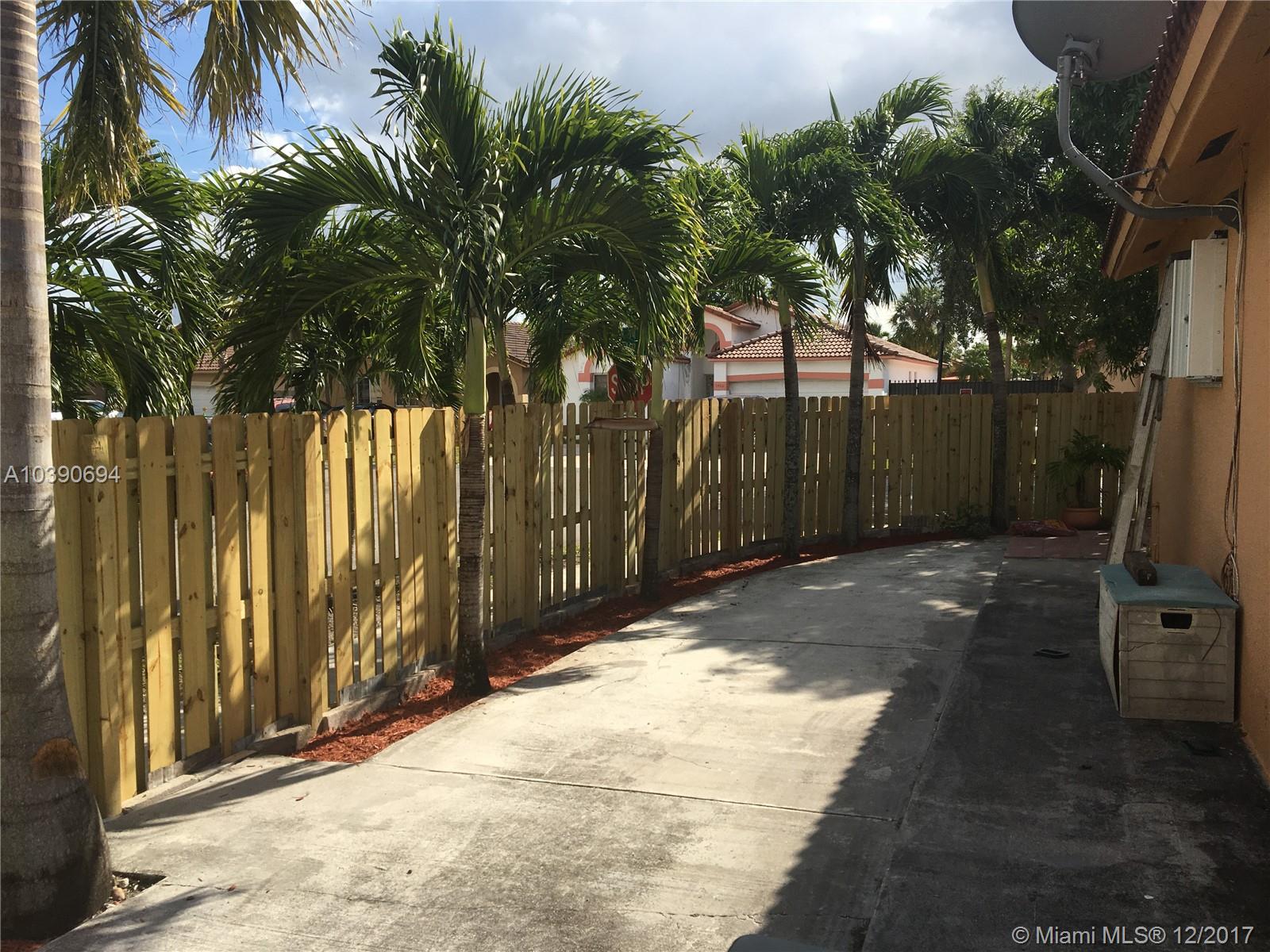 TURTLE RUN AT LAKES OF PA - Residential