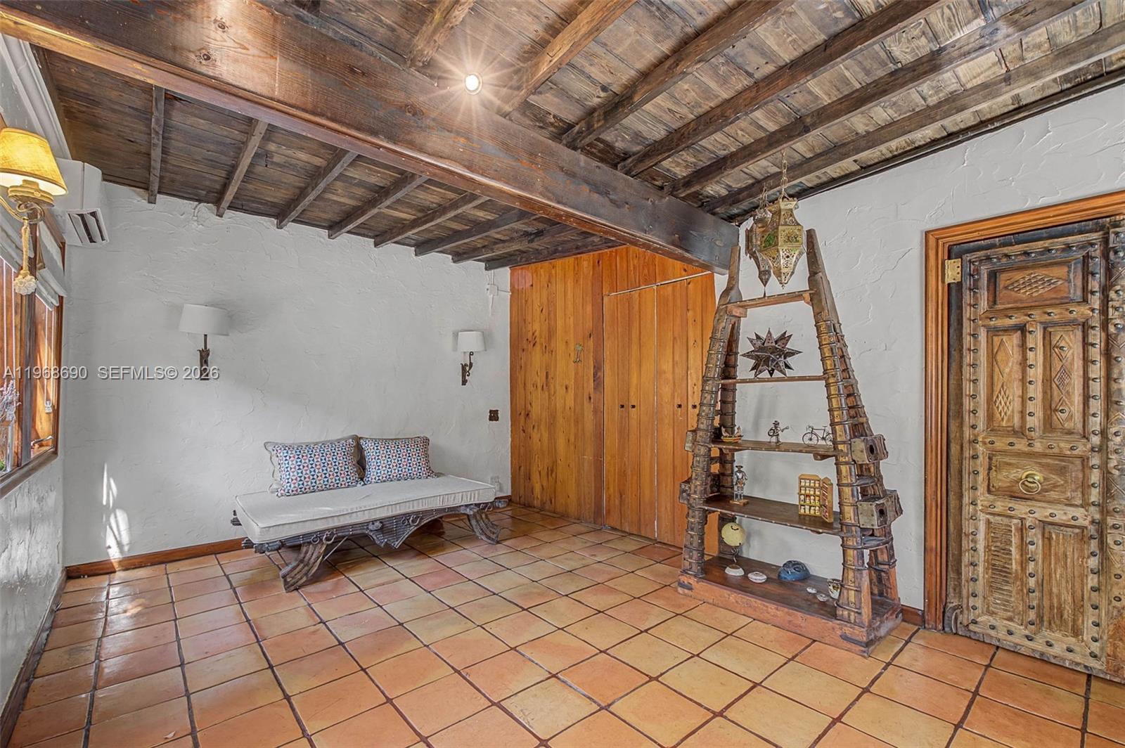 CRYSTAL BLUFF - Residential